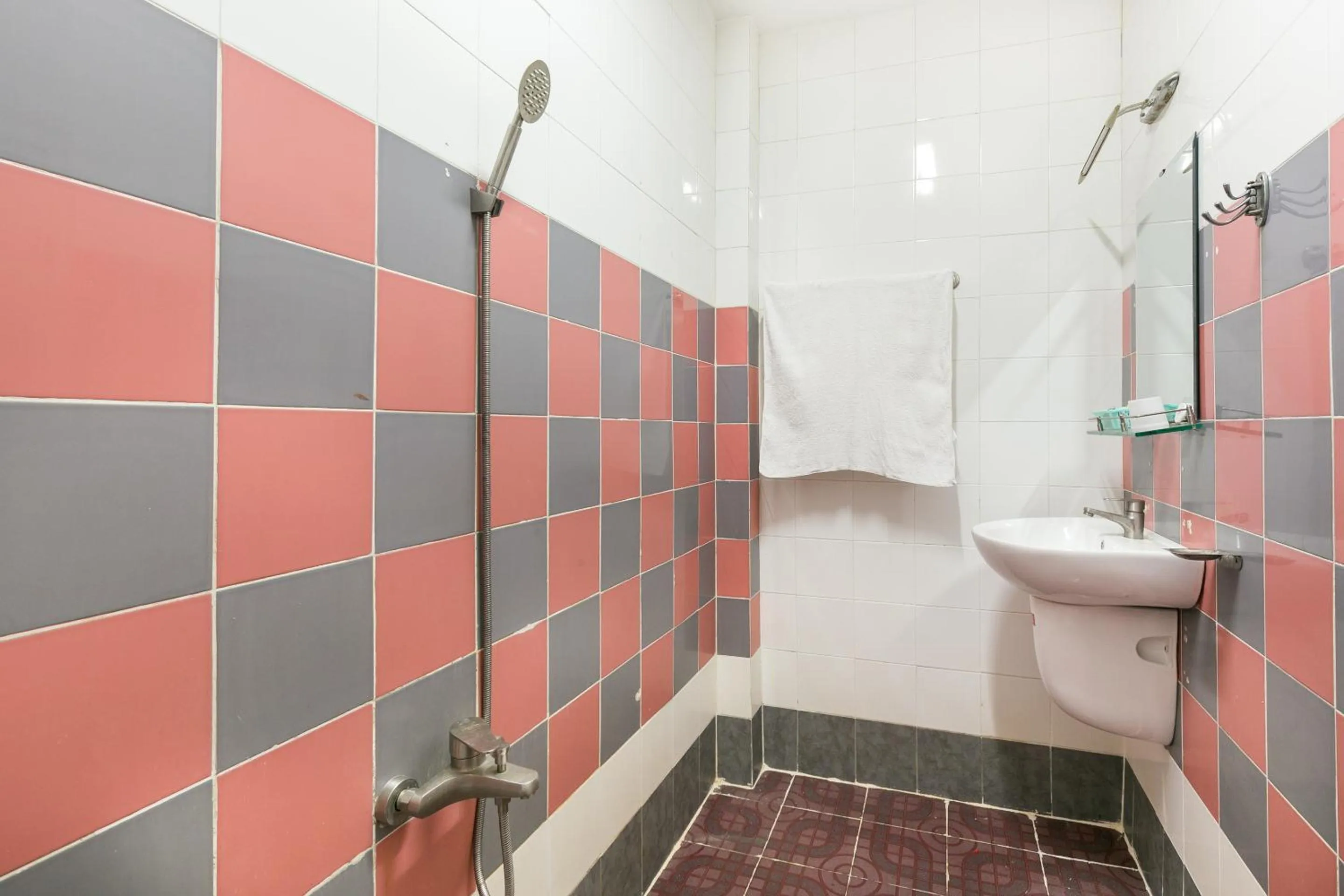 Bathroom in Aqua Kim Long Hotel