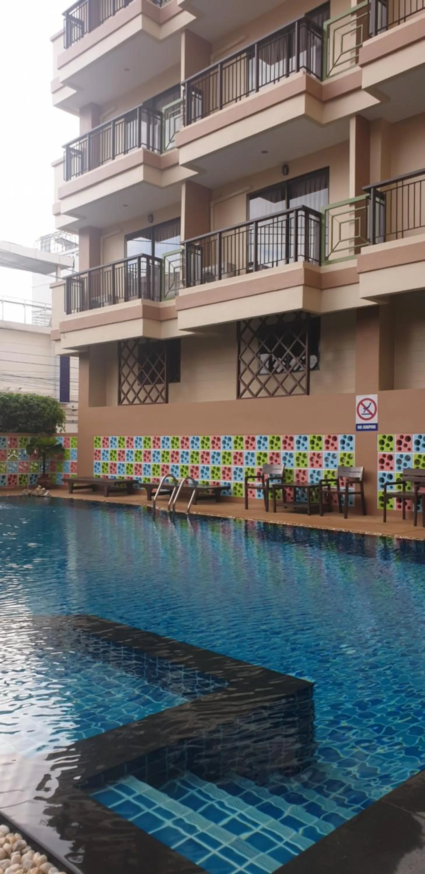 Swimming pool in Sunview Place