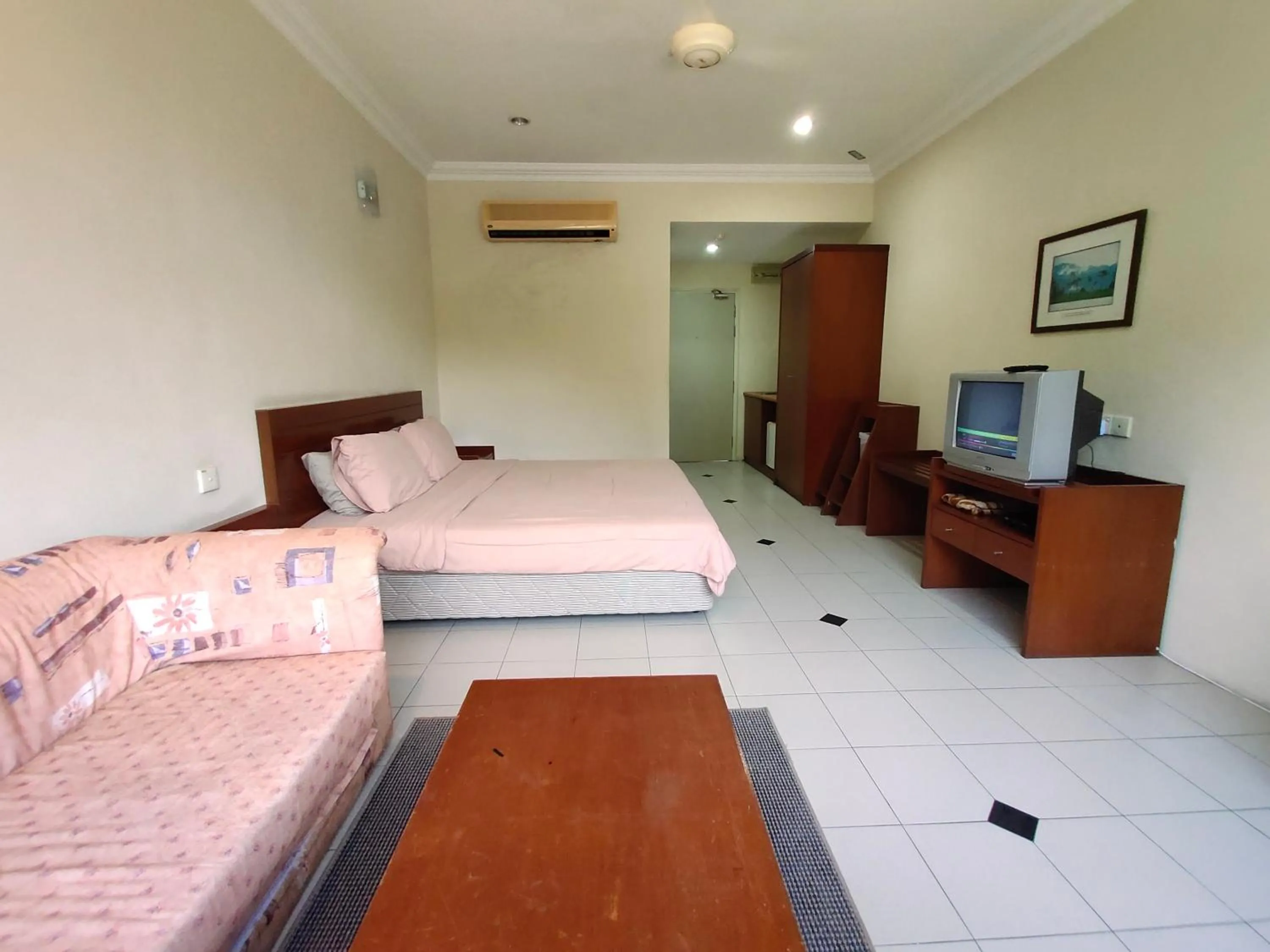 Wawa's Golf View Inn