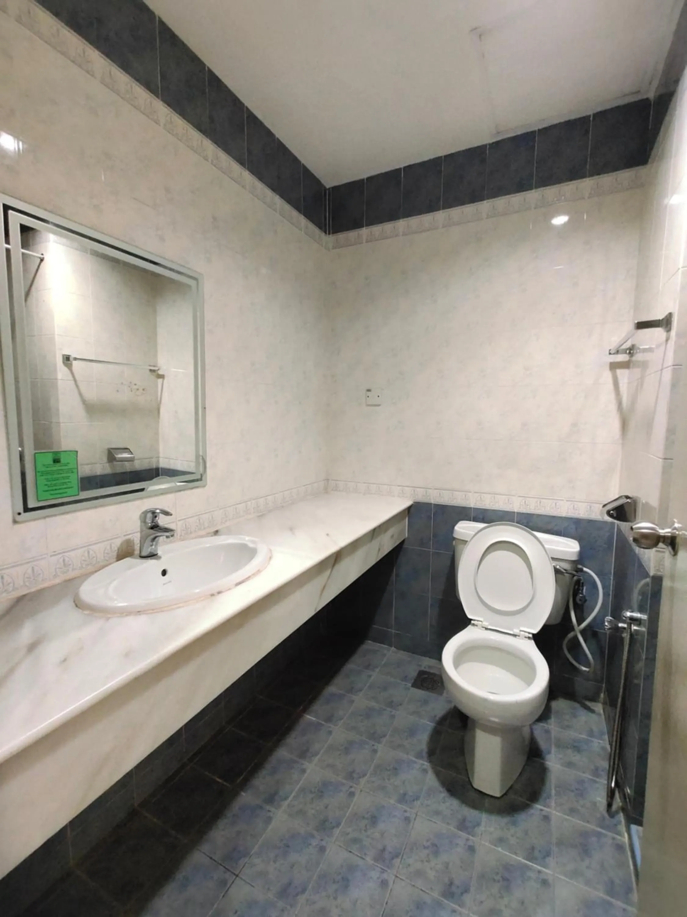 Wawa's Golf View Inn