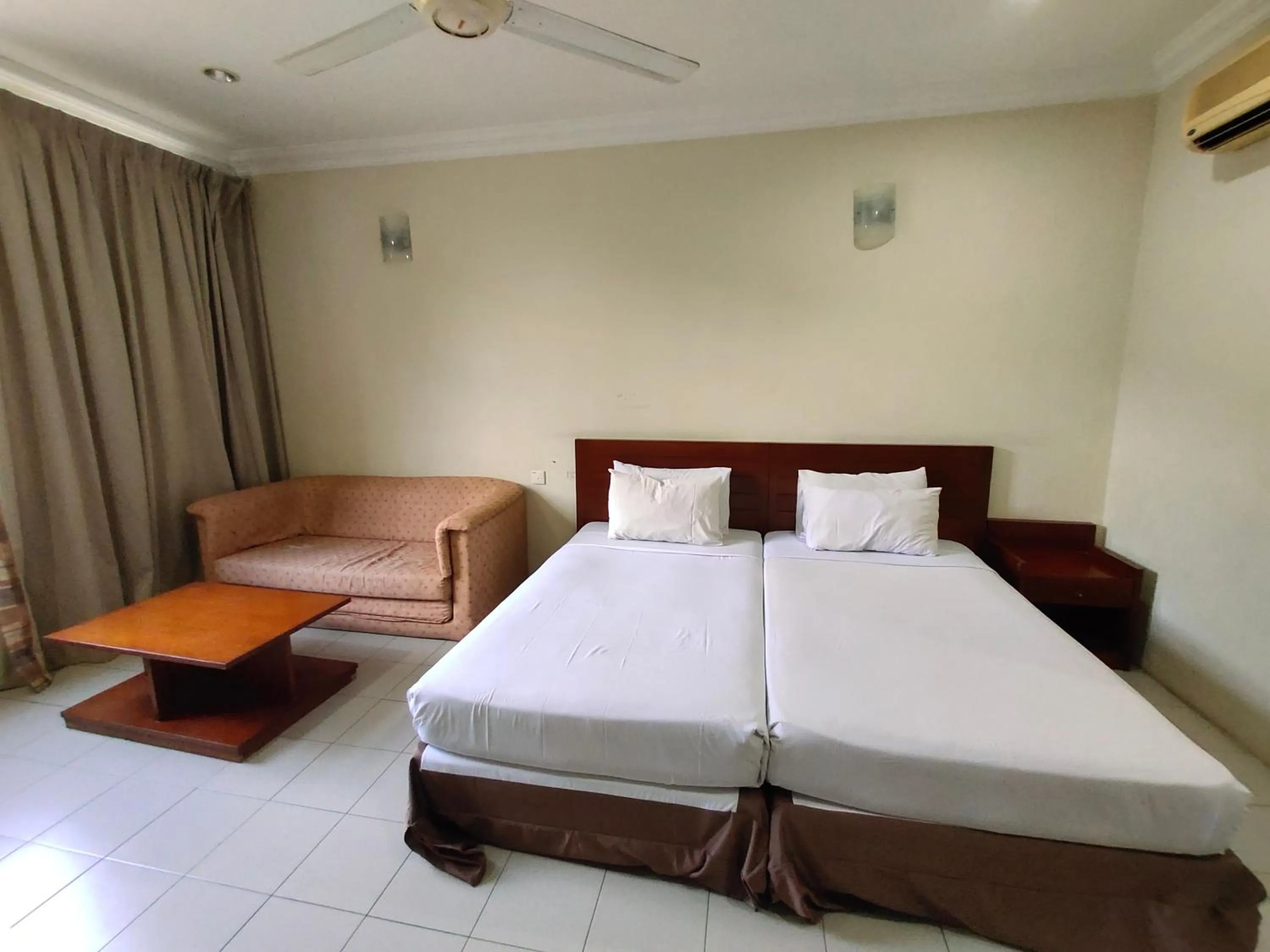 Wawa's Golf View Inn