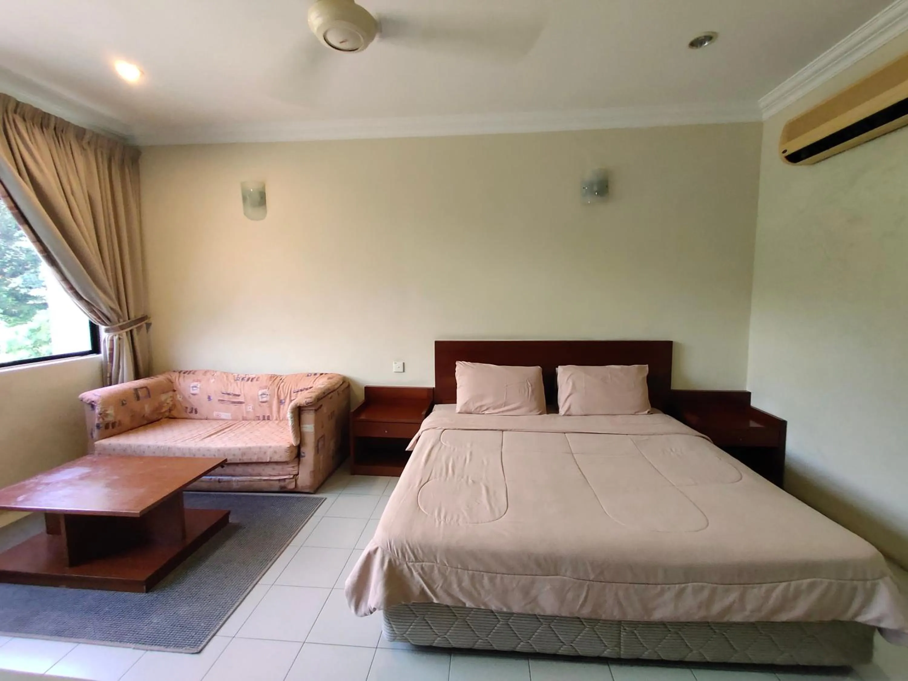 Wawa's Golf View Inn