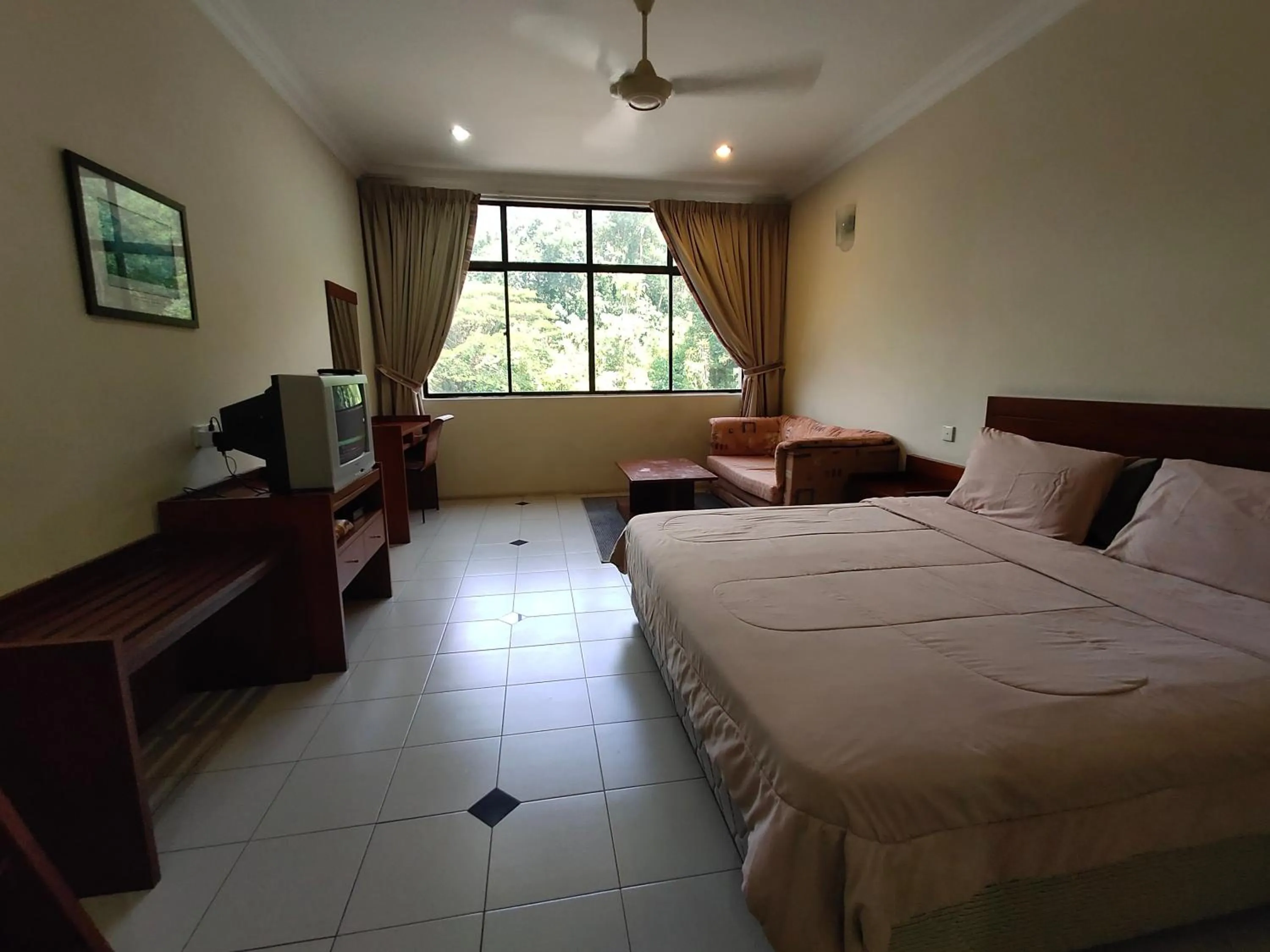 Wawa's Golf View Inn