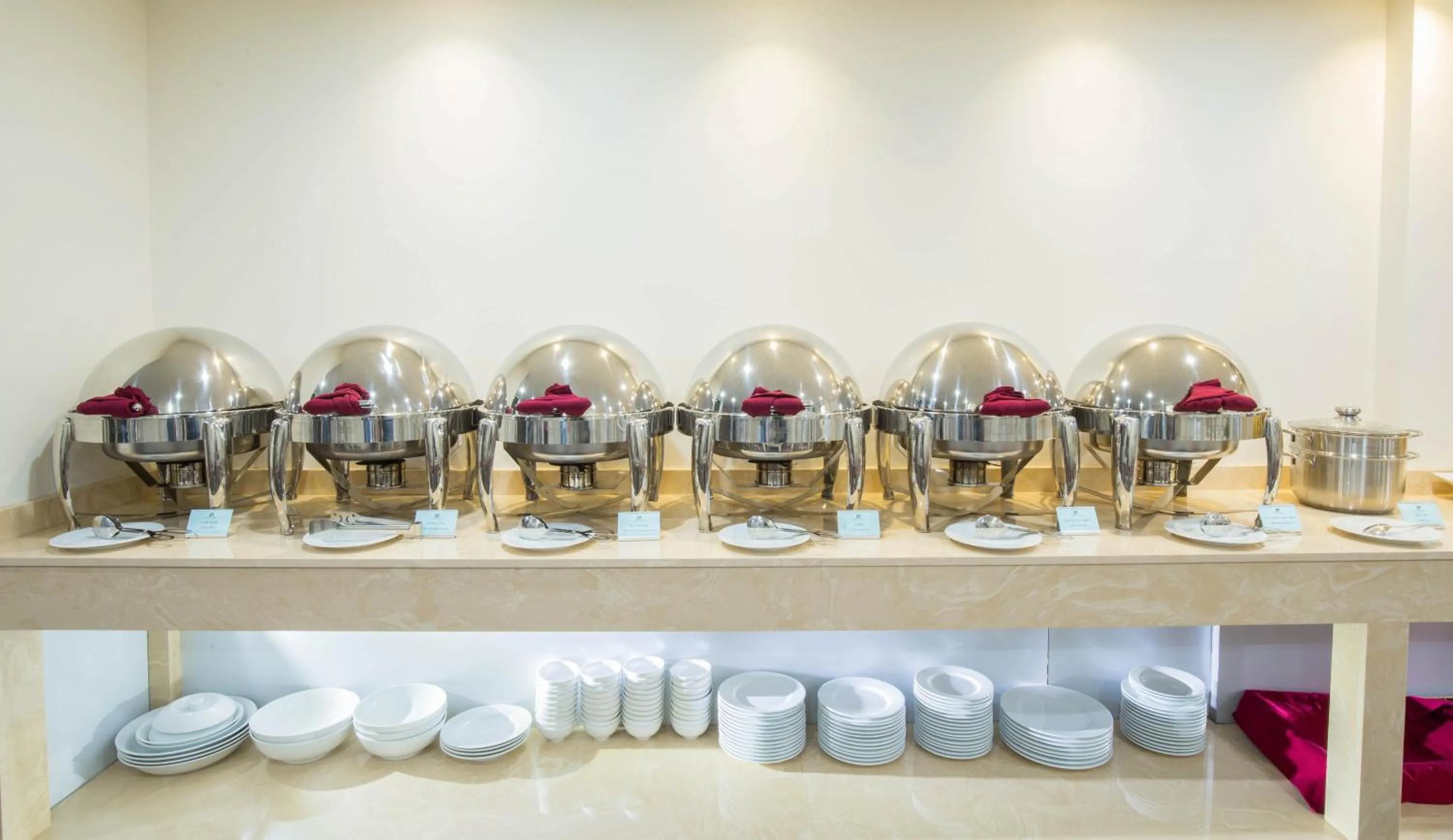 Restaurant/places to eat in Riverside Boutique Hotel