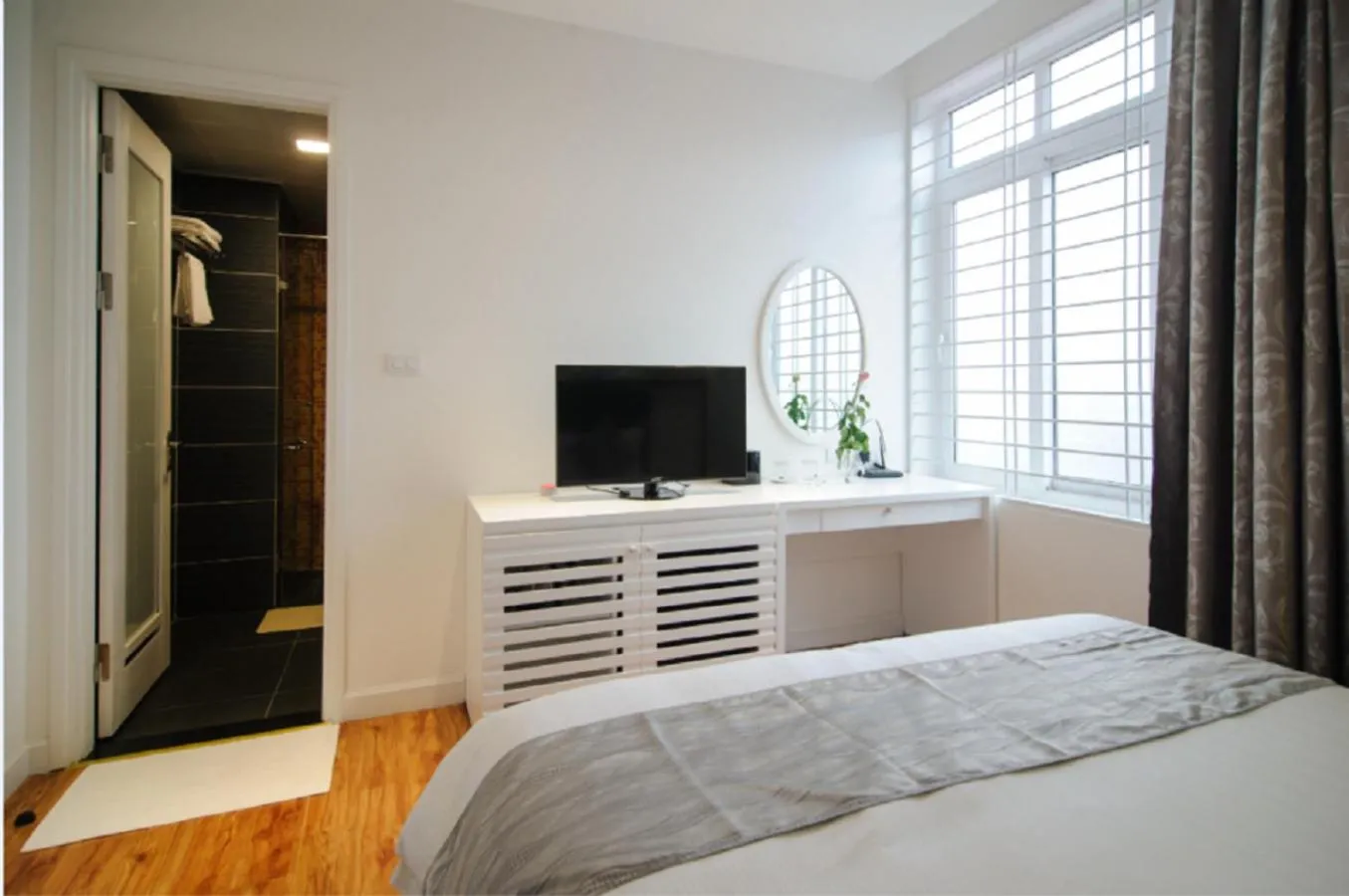 City view, Bed in Riverside Boutique Hotel