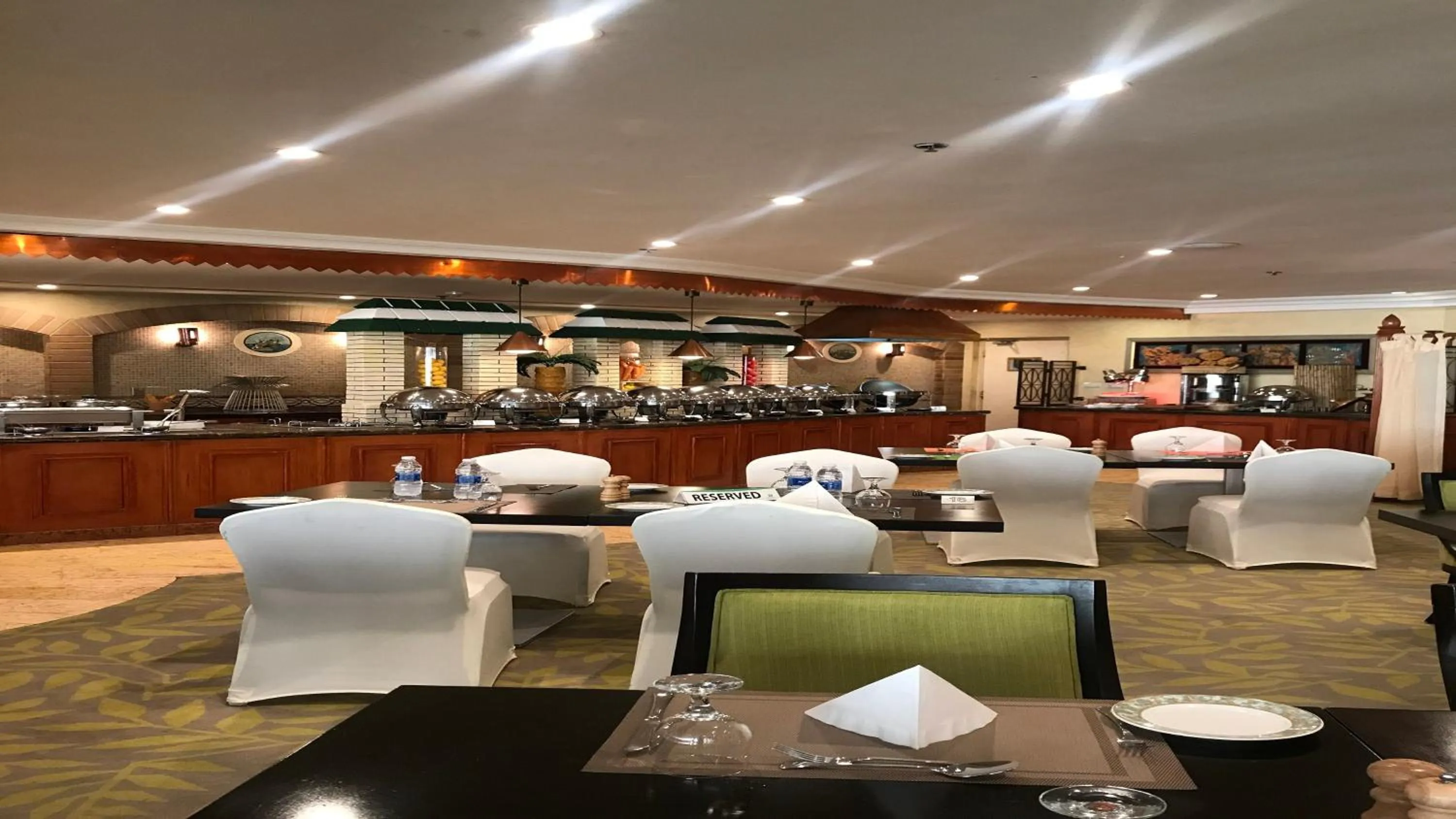 Restaurant/places to eat in Holiday Inn Al Khobar by IHG