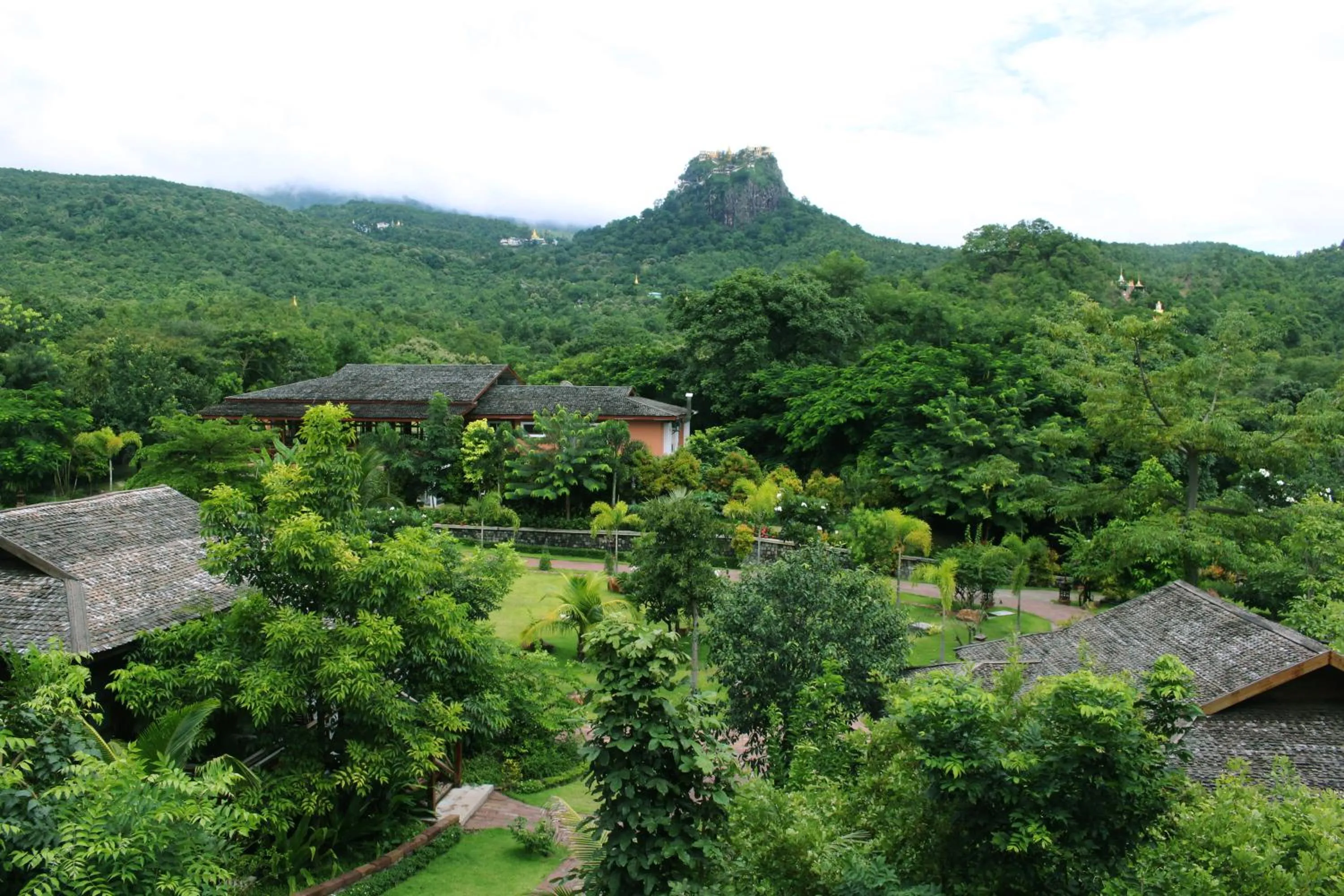 Mountain view in Popa Garden Resort