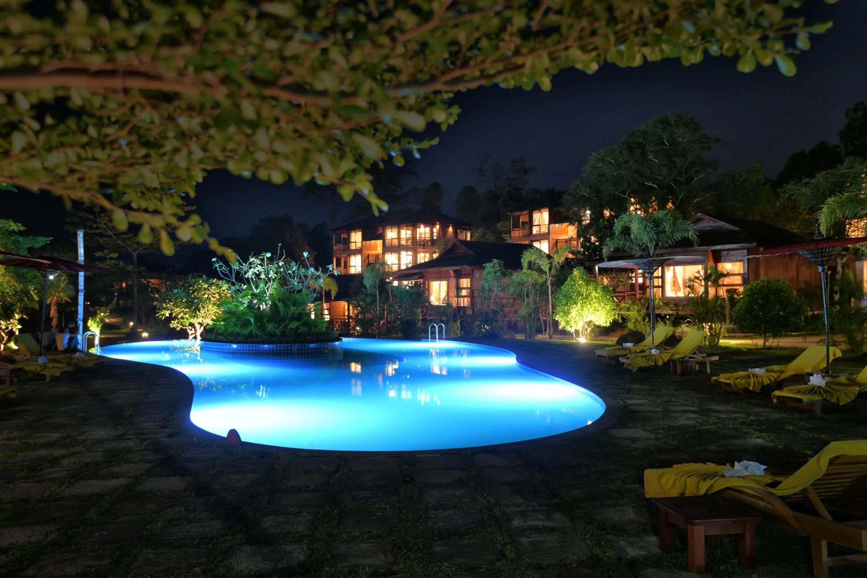 Swimming pool in Popa Garden Resort