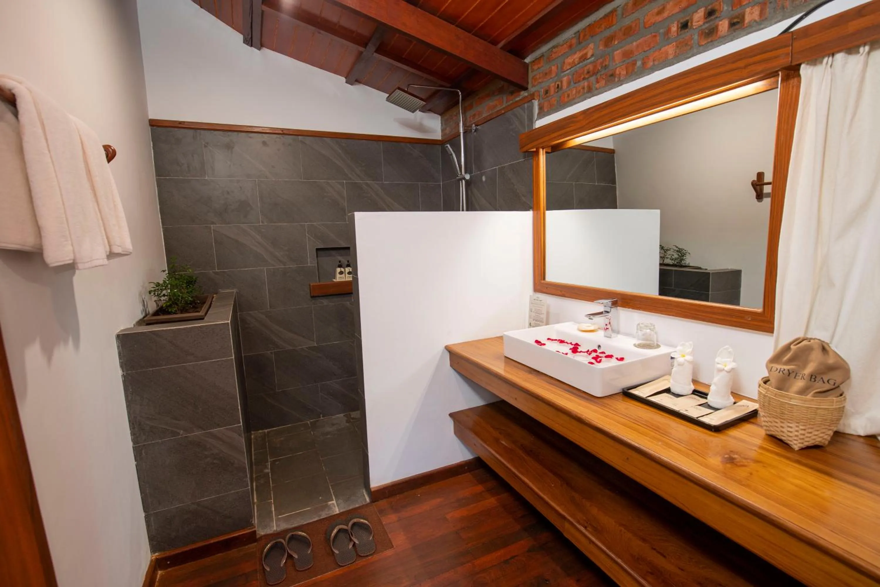 Bathroom in Popa Garden Resort