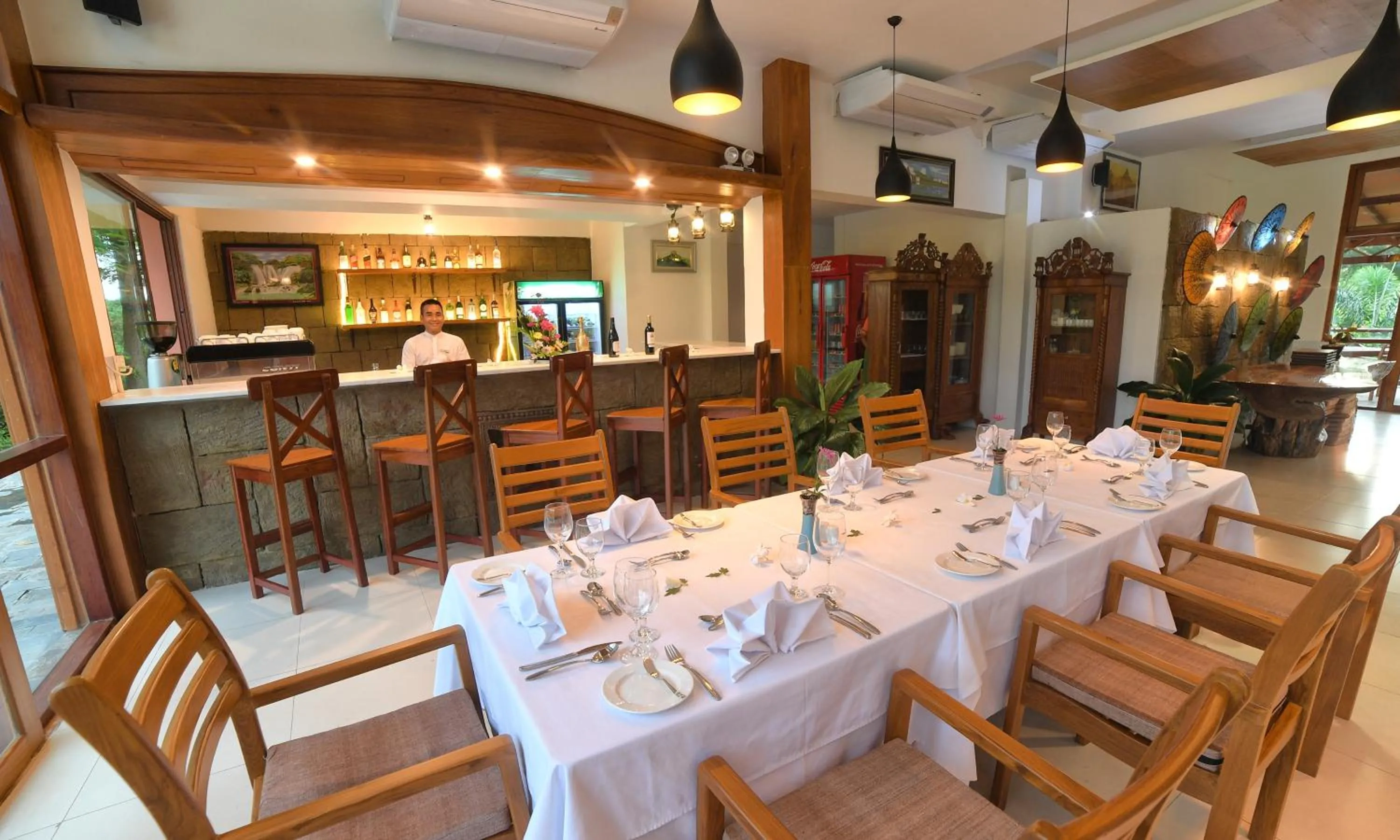 Restaurant/places to eat in Popa Garden Resort