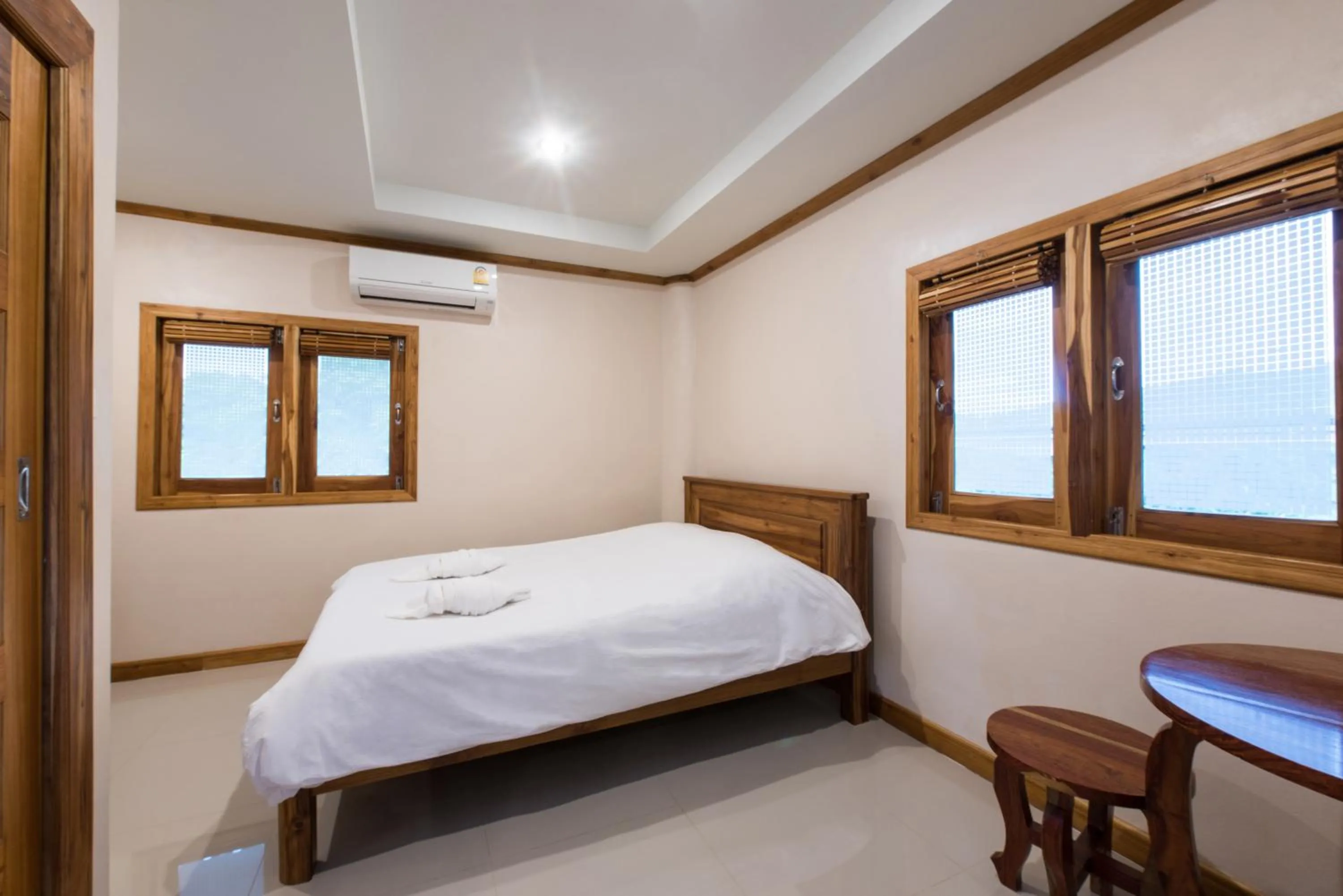 Bed in Thongphaphum River