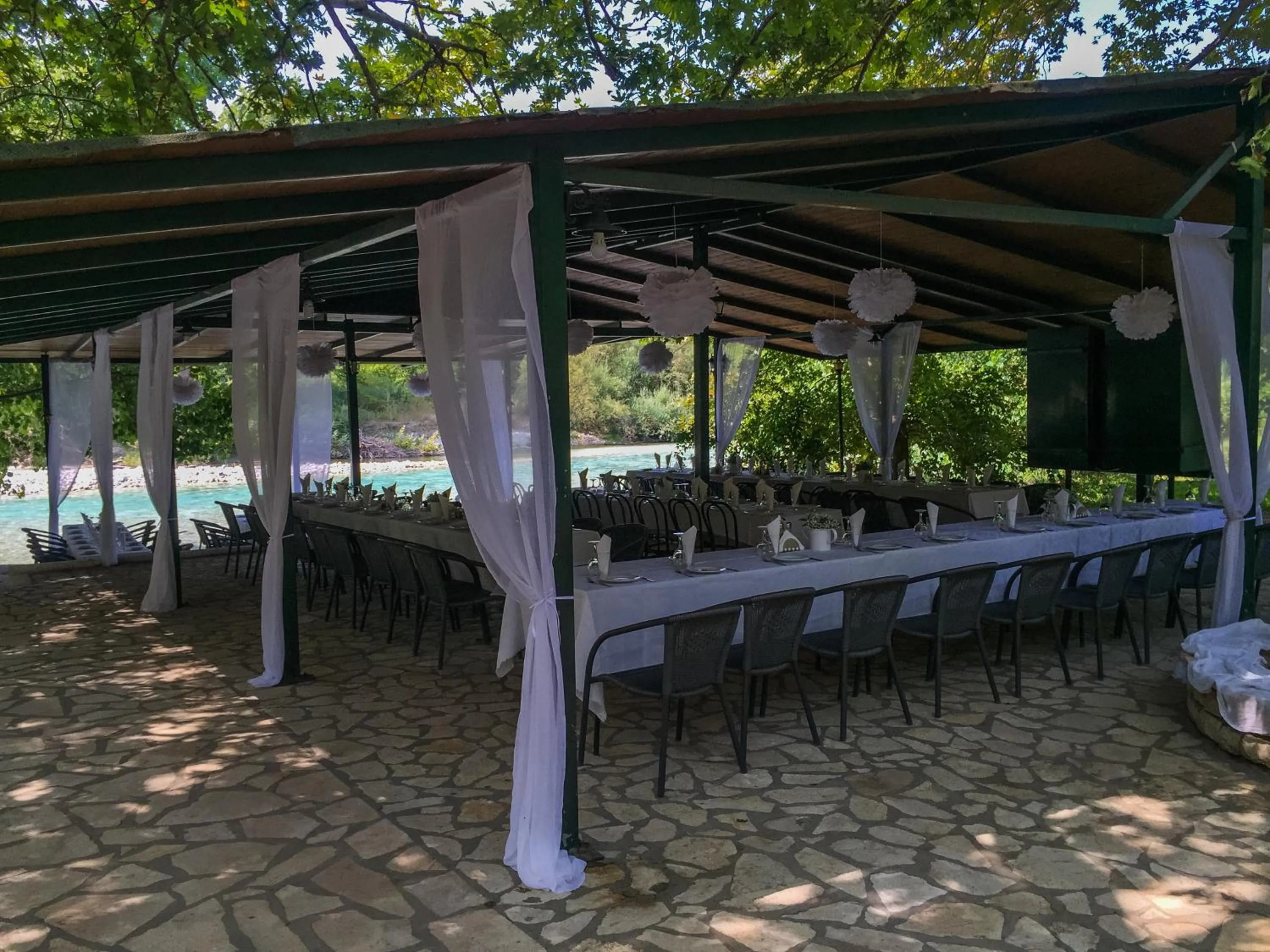 Restaurant/places to eat in Acheron Springs-Markou Ilias