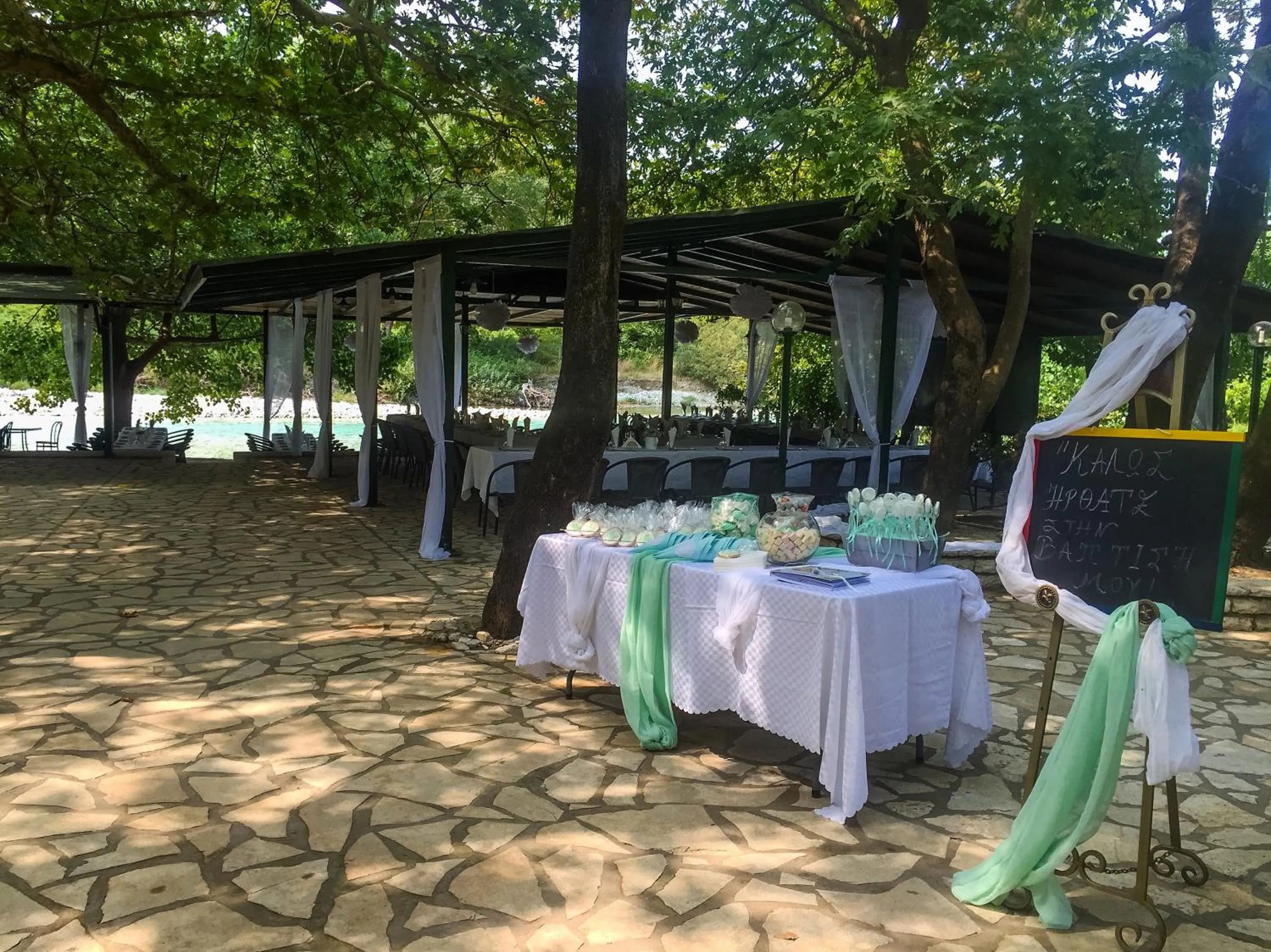 Restaurant/places to eat in Acheron Springs-Markou Ilias
