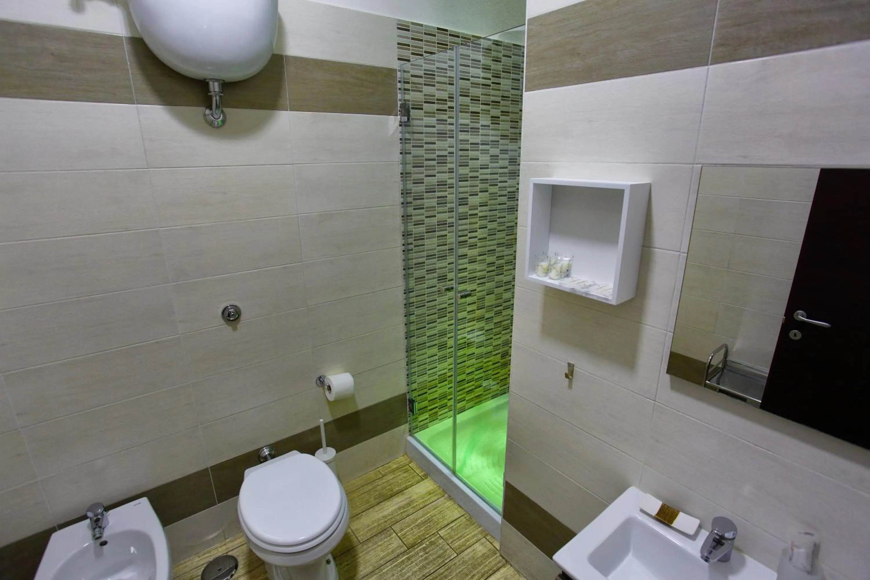 Bathroom in Napoli City Rooms