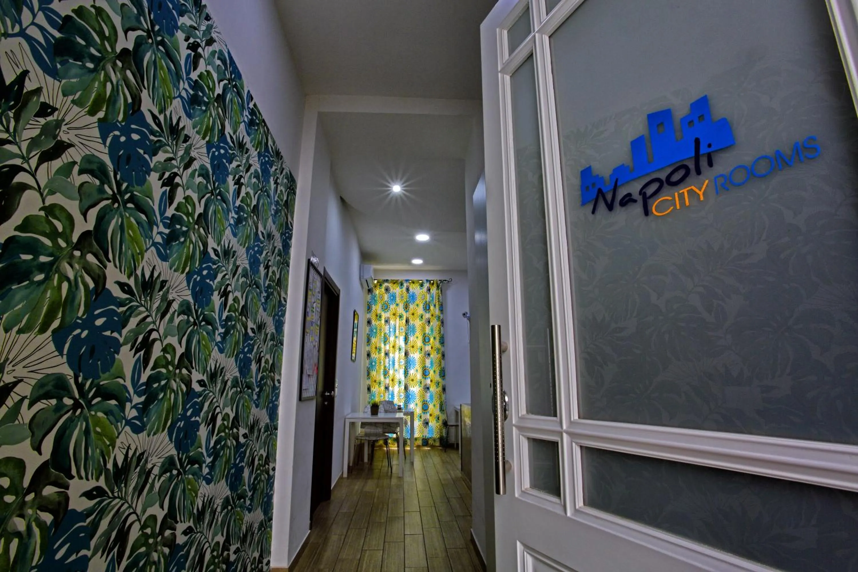 Facade/entrance in Napoli City Rooms