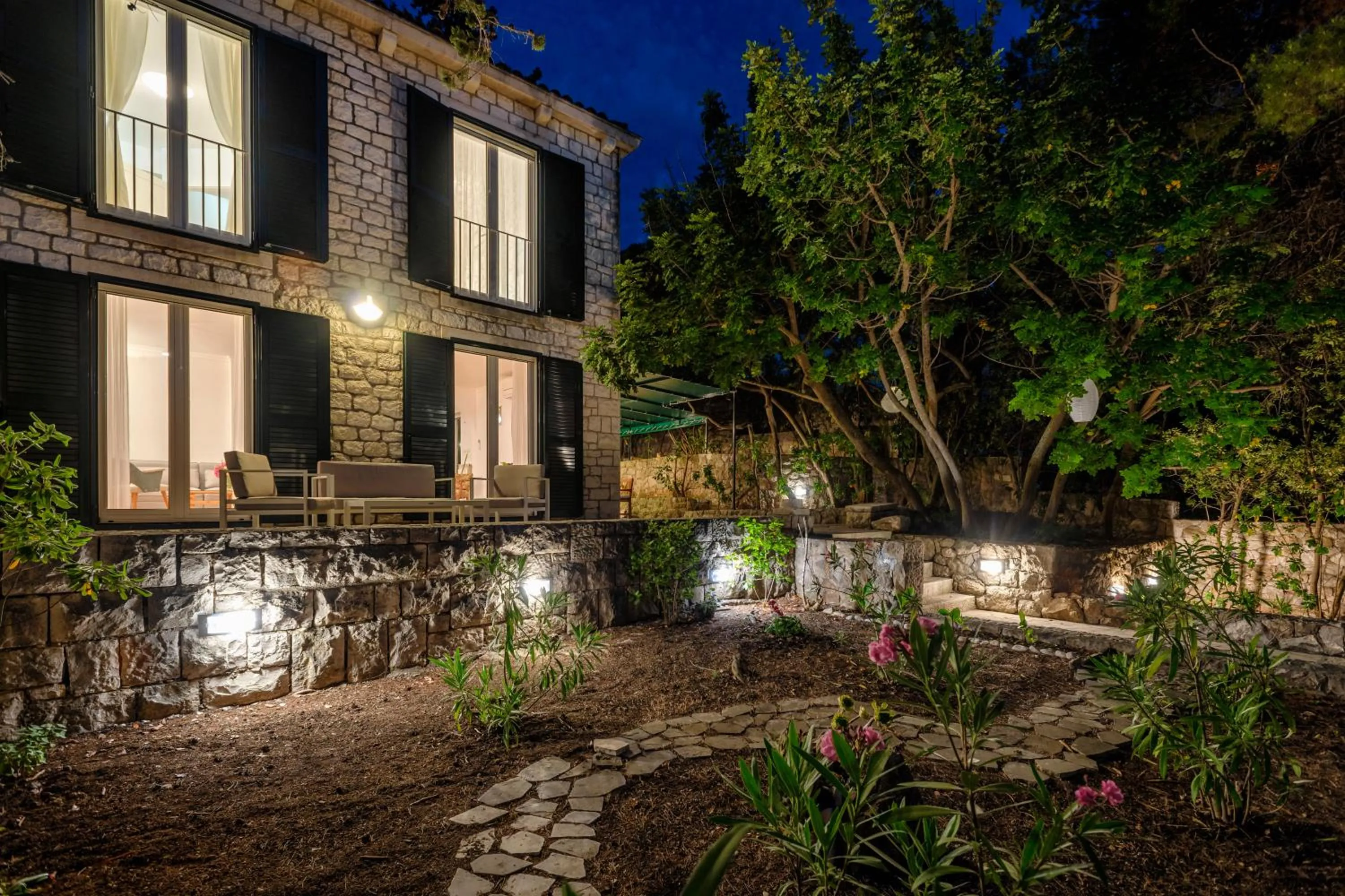 Night in Pine Beach Villa