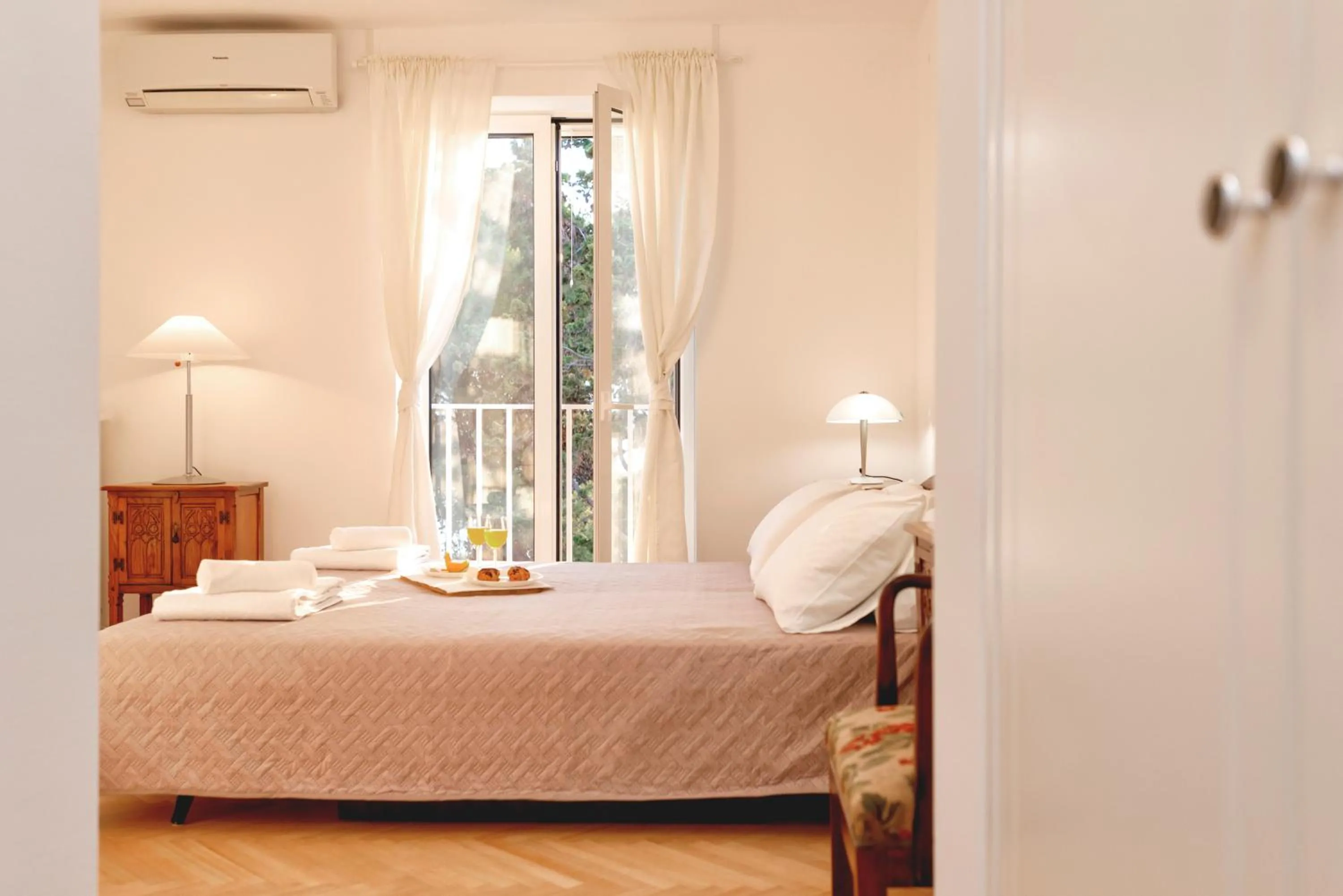 Bed in Pine Beach Villa