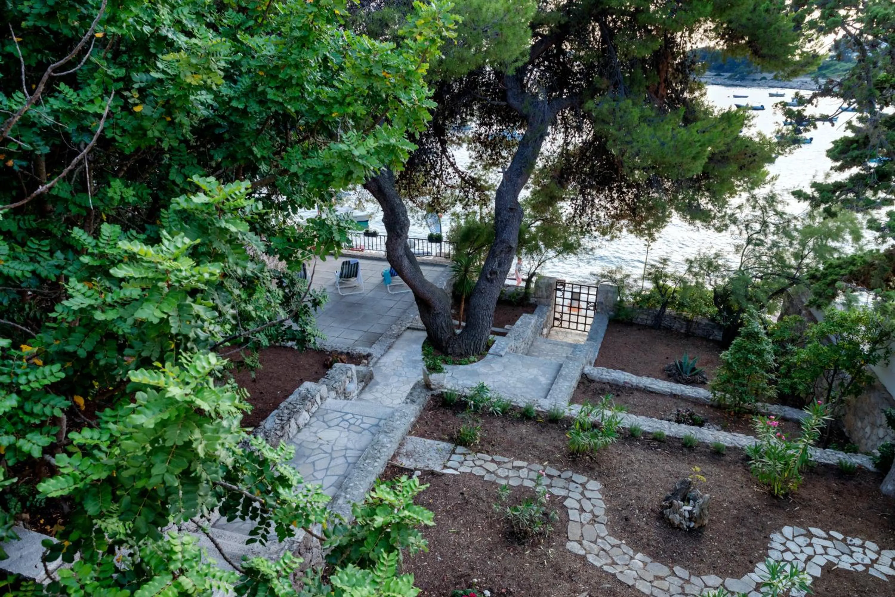Facade/entrance in Pine Beach Villa
