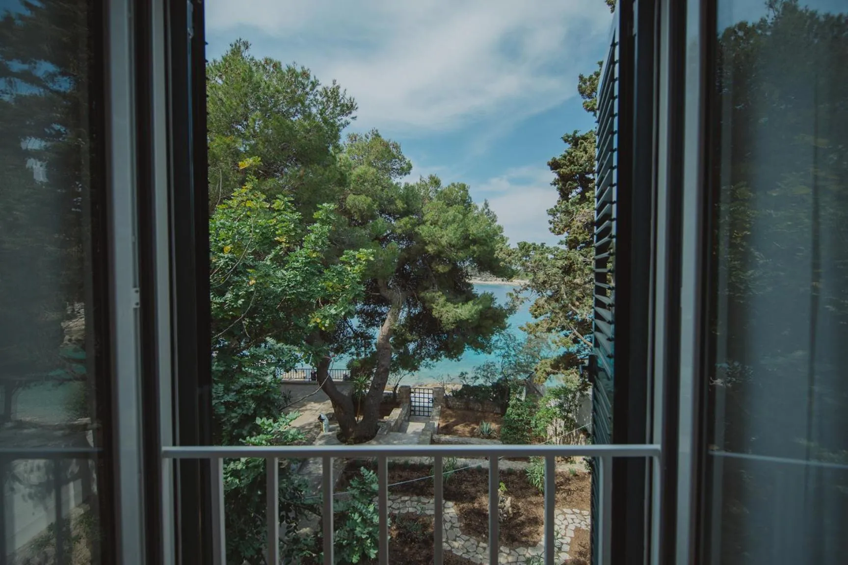 Property building in Pine Beach Villa
