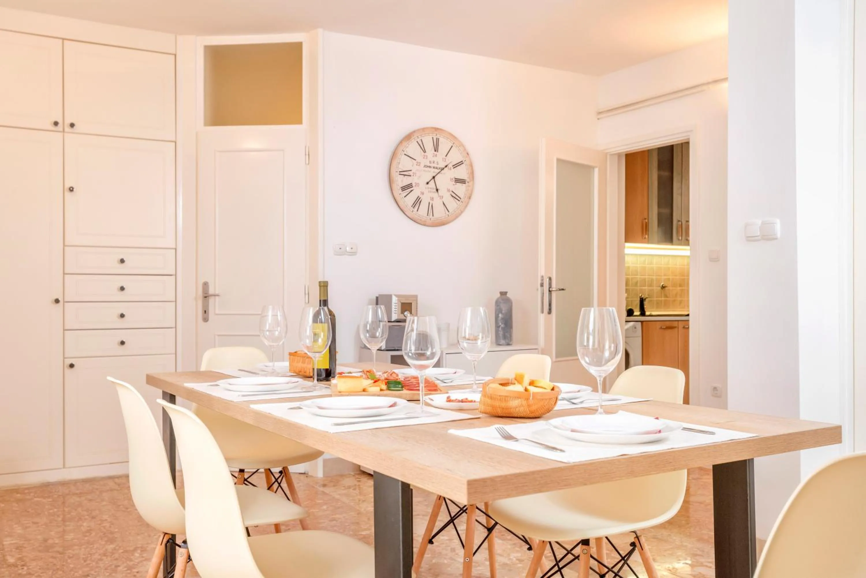 Dining area in Pine Beach Villa
