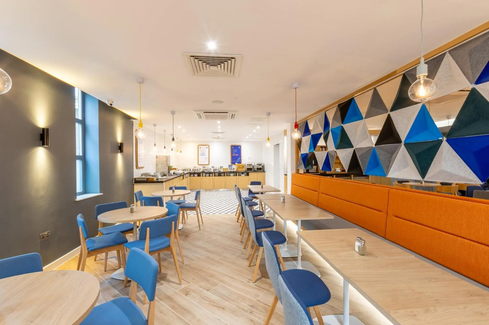 Breakfast in Holiday Inn Express London Croydon by IHG