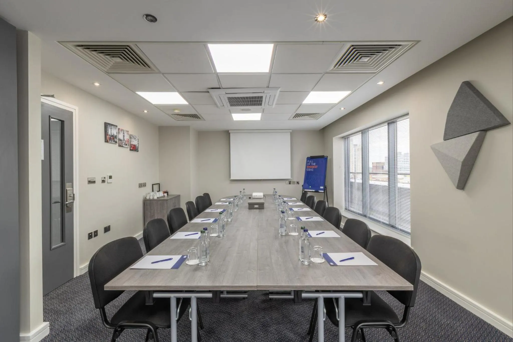 Meeting/conference room in Holiday Inn Express London Croydon by IHG