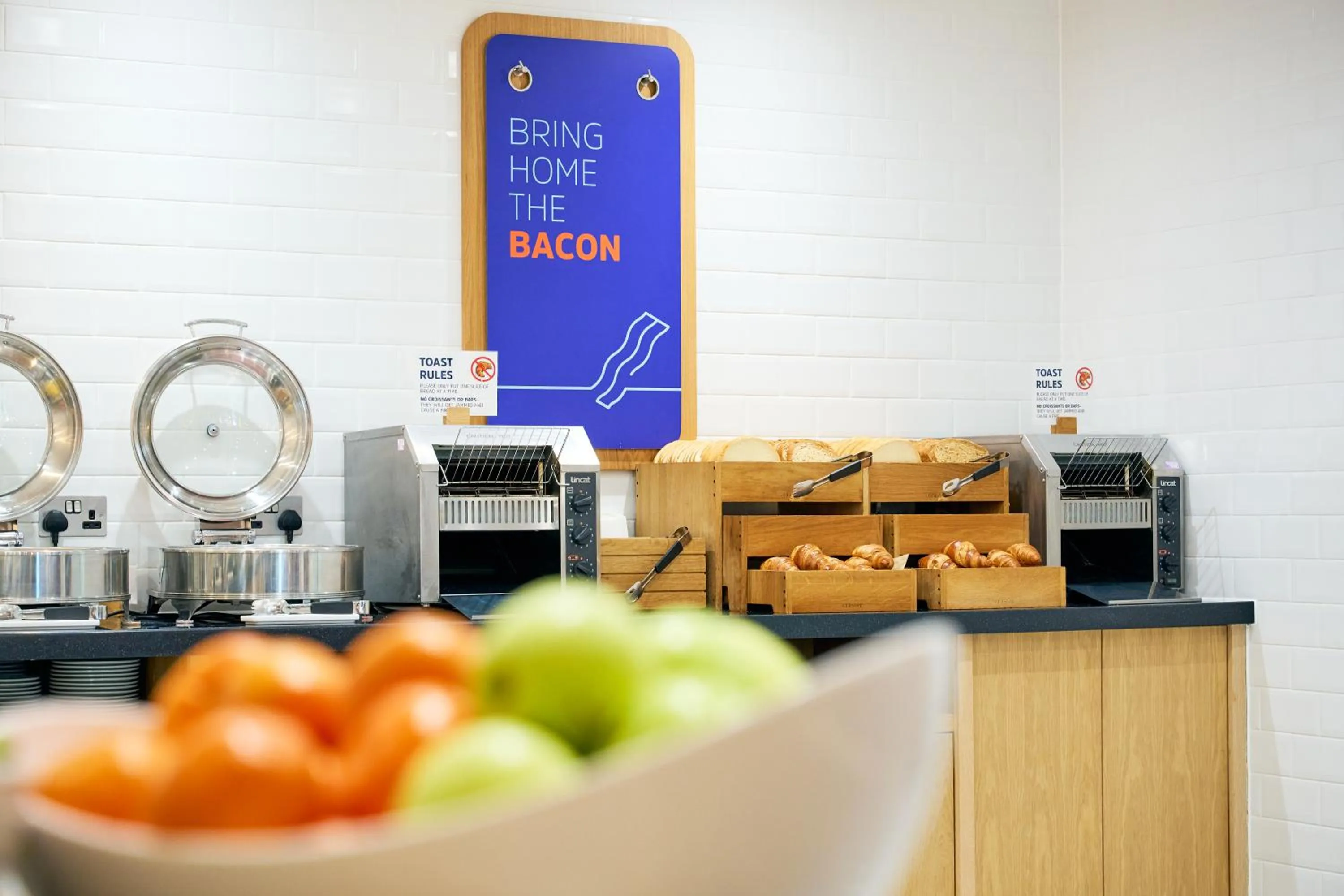 Breakfast in Holiday Inn Express London Croydon by IHG