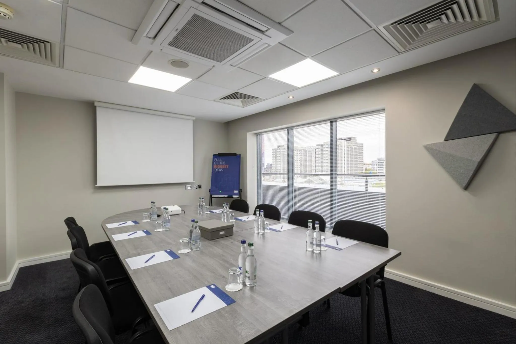 Meeting/conference room in Holiday Inn Express London Croydon by IHG