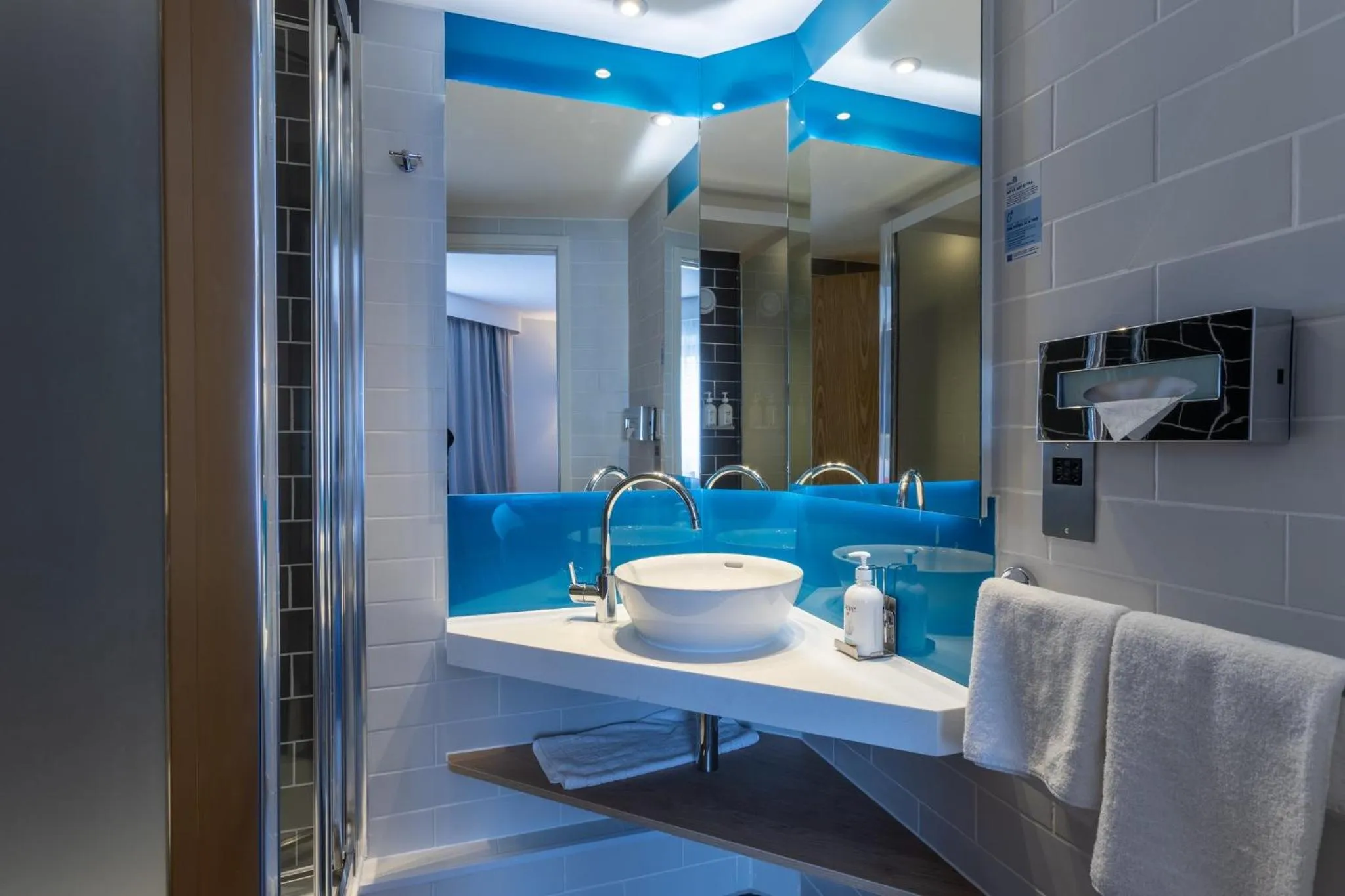 Bathroom in Holiday Inn Express London Croydon by IHG