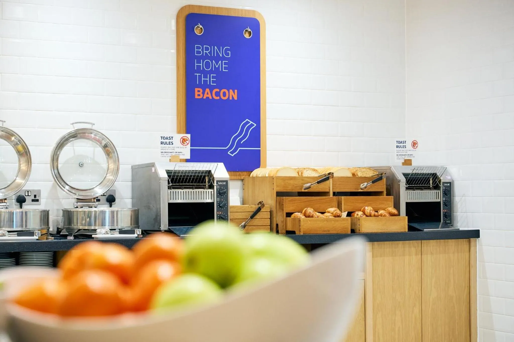 Breakfast in Holiday Inn Express London Croydon by IHG