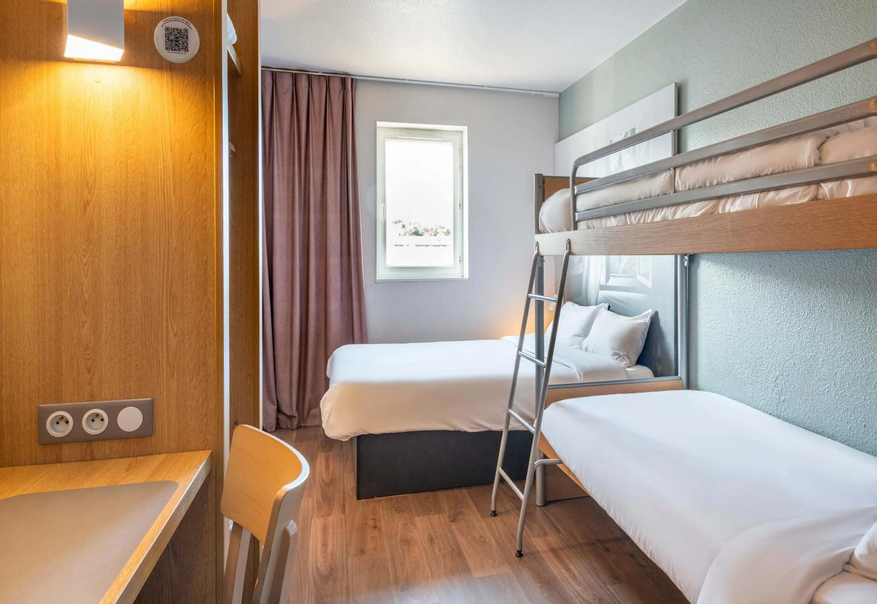 Bedroom, Bed in B&B HOTEL Nantes Rezé St Sébastien