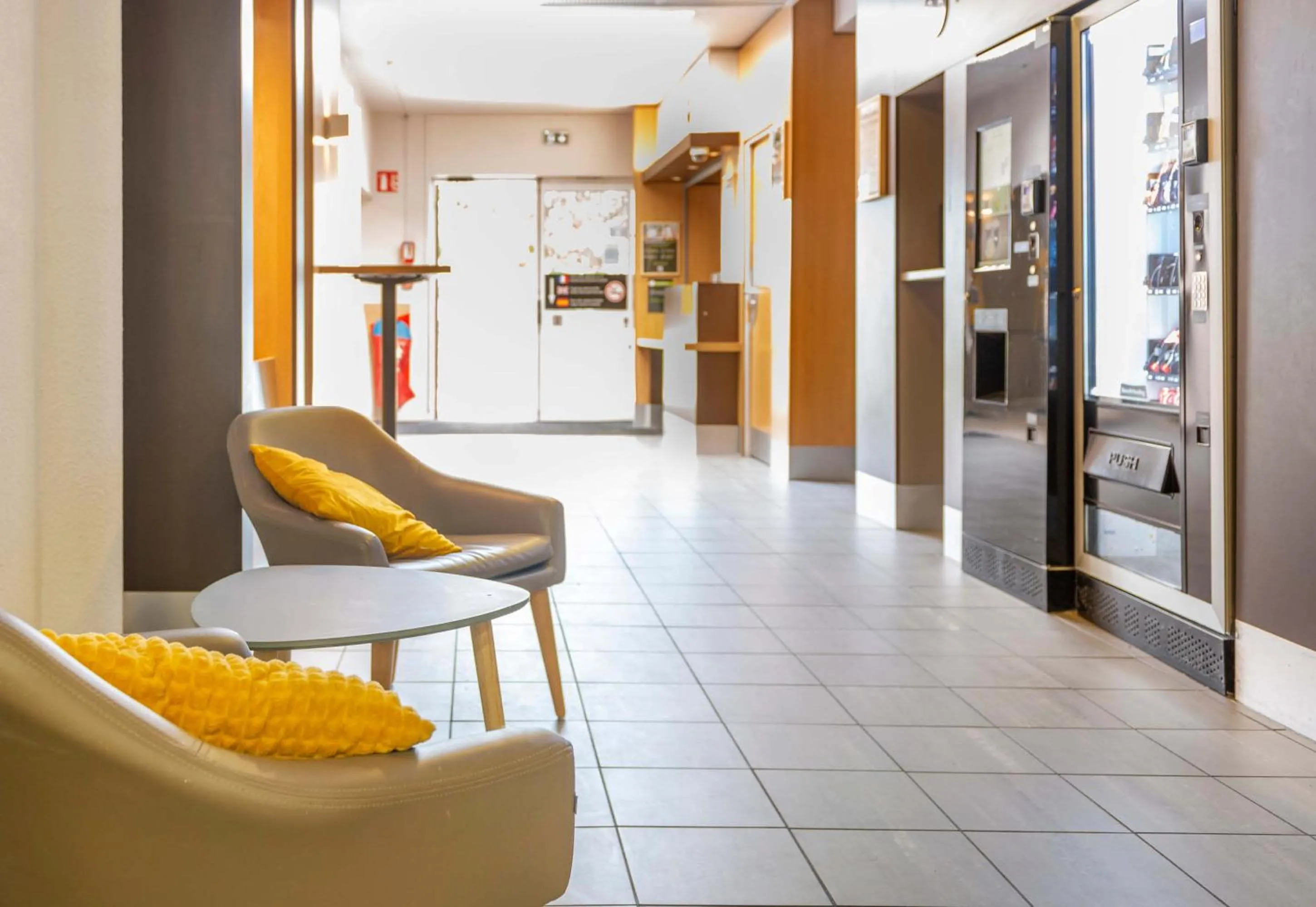 Lobby or reception in B&B HOTEL Nantes Rezé St Sébastien