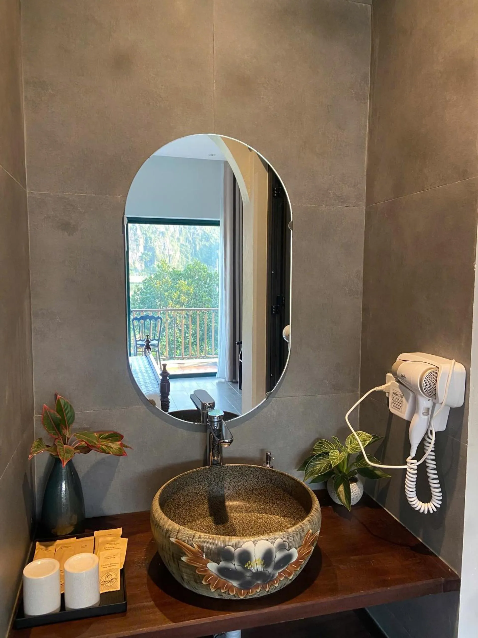 Shower in Tam Coc Mountain View Homestay