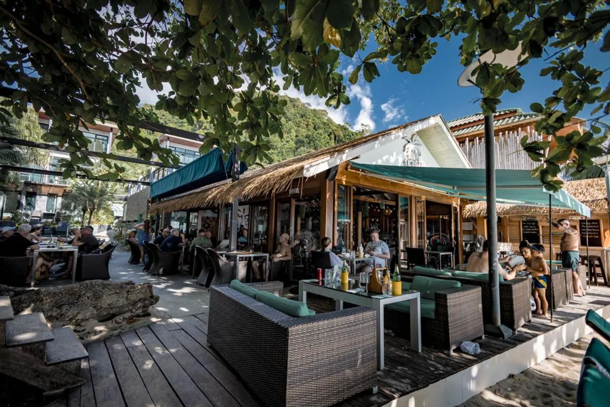 15 Palms Beach Resort