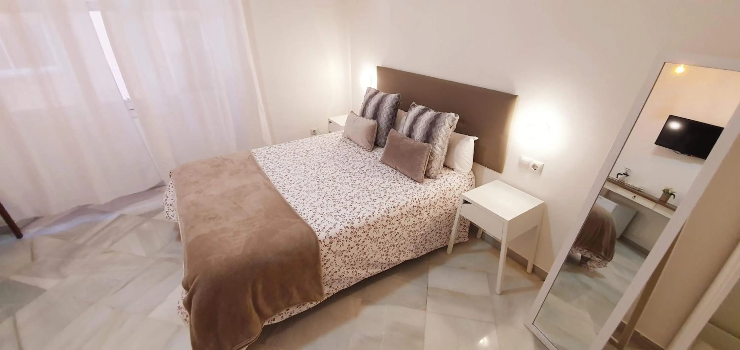 Fan Rooms Duquesa