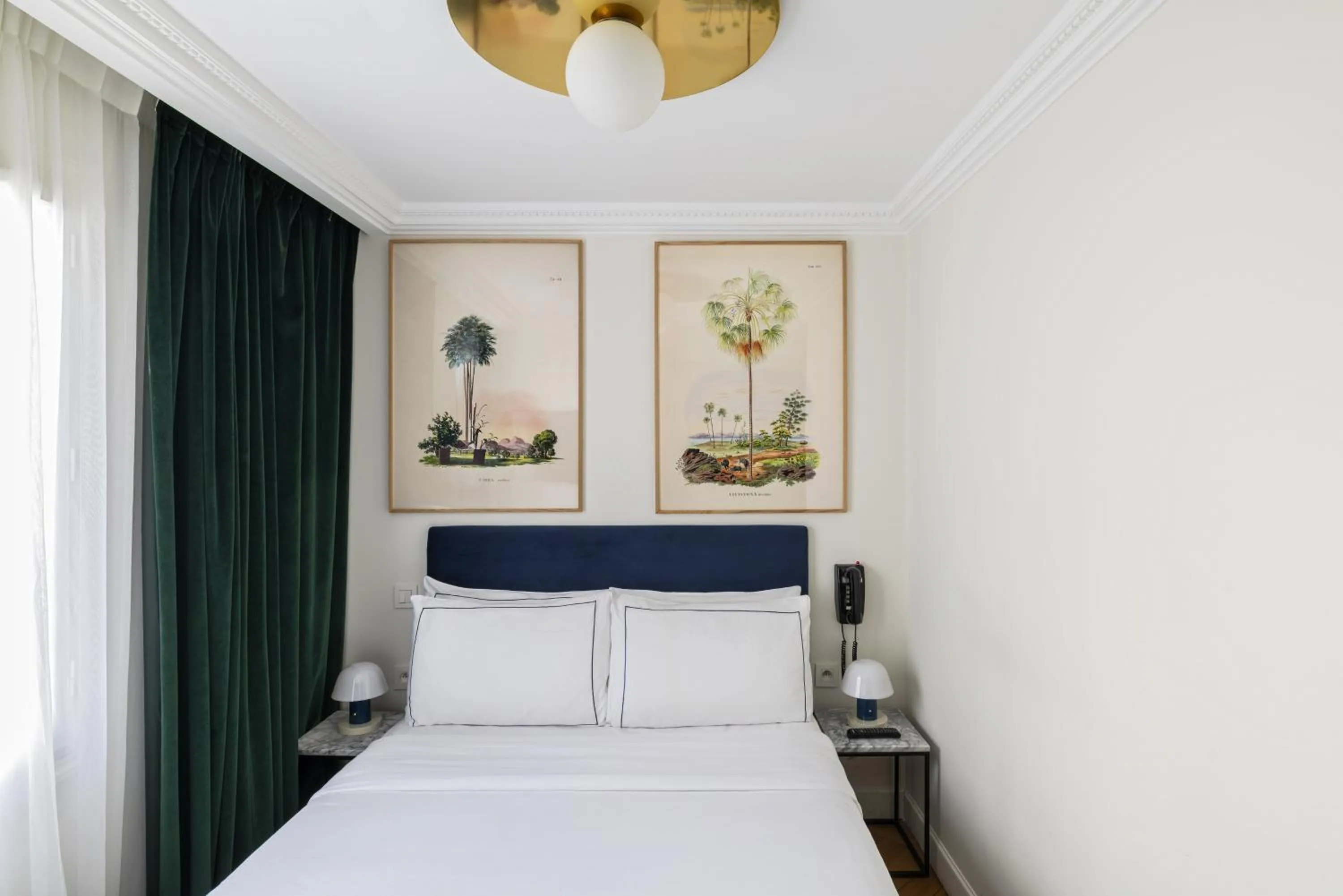 Photo of the whole room, Bed in Hotel Rendez-Vous Batignolles
