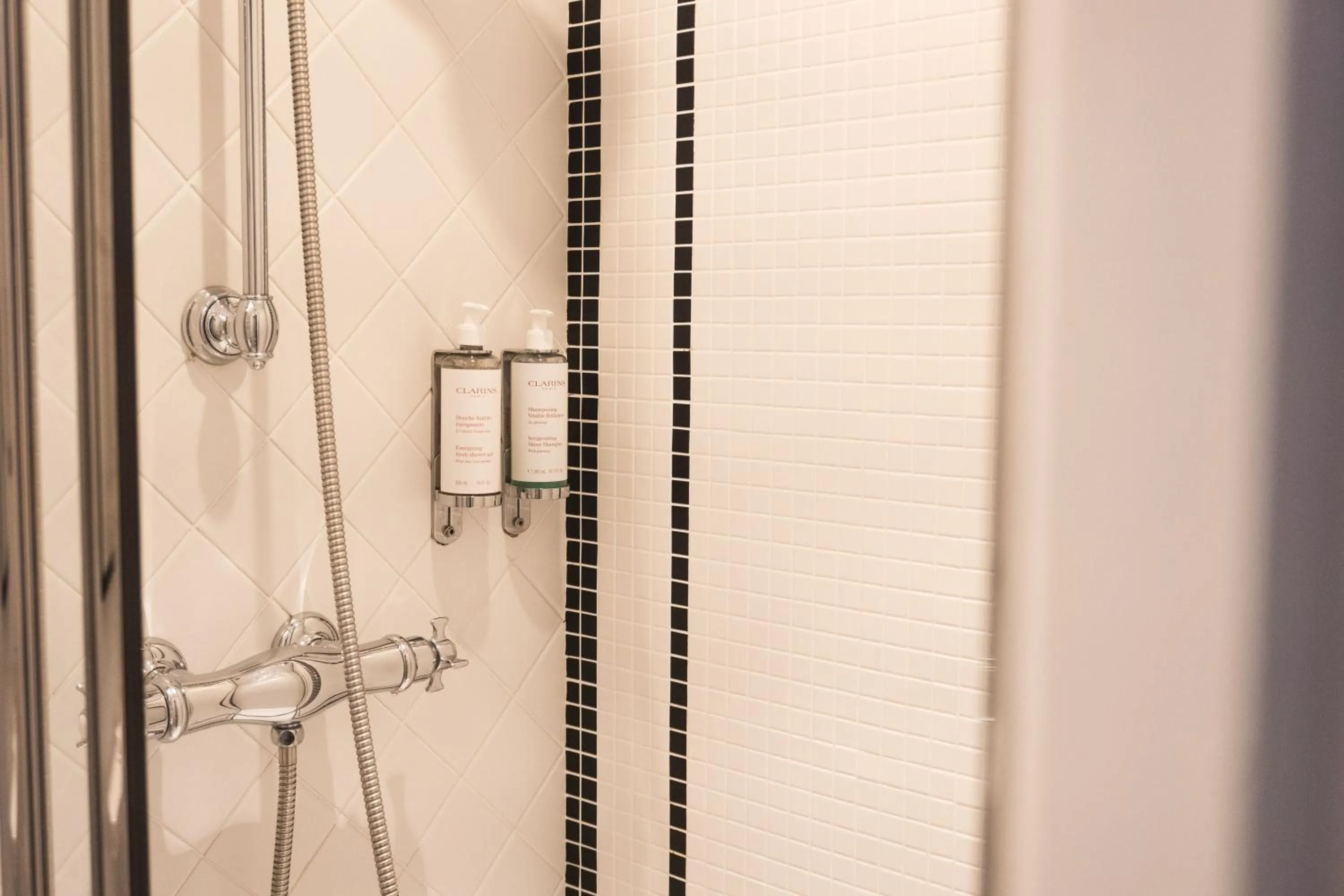 Bathroom in Hotel Rendez-Vous Batignolles