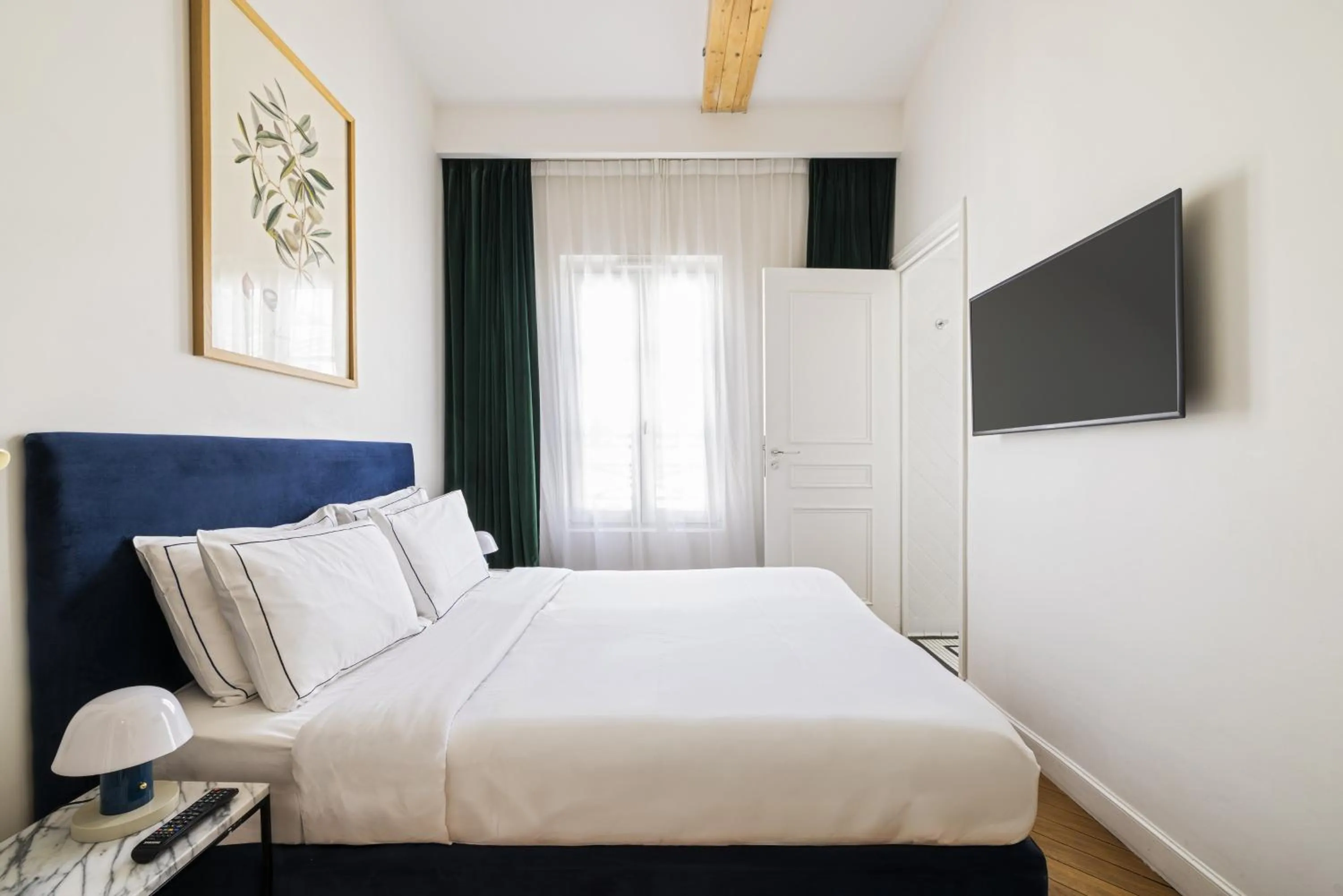 Photo of the whole room, Bed in Hotel Rendez-Vous Batignolles