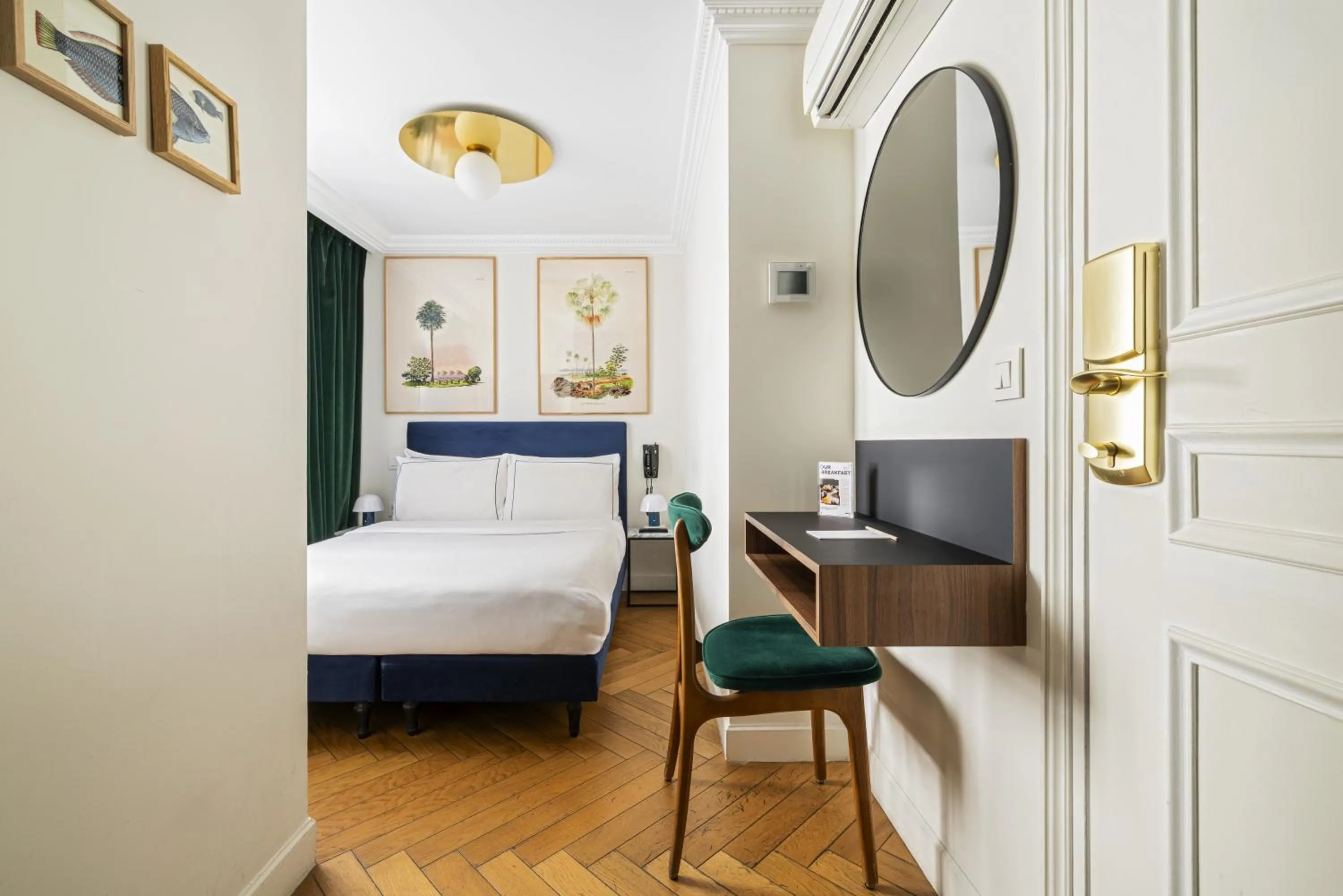 Photo of the whole room, Bed in Hotel Rendez-Vous Batignolles