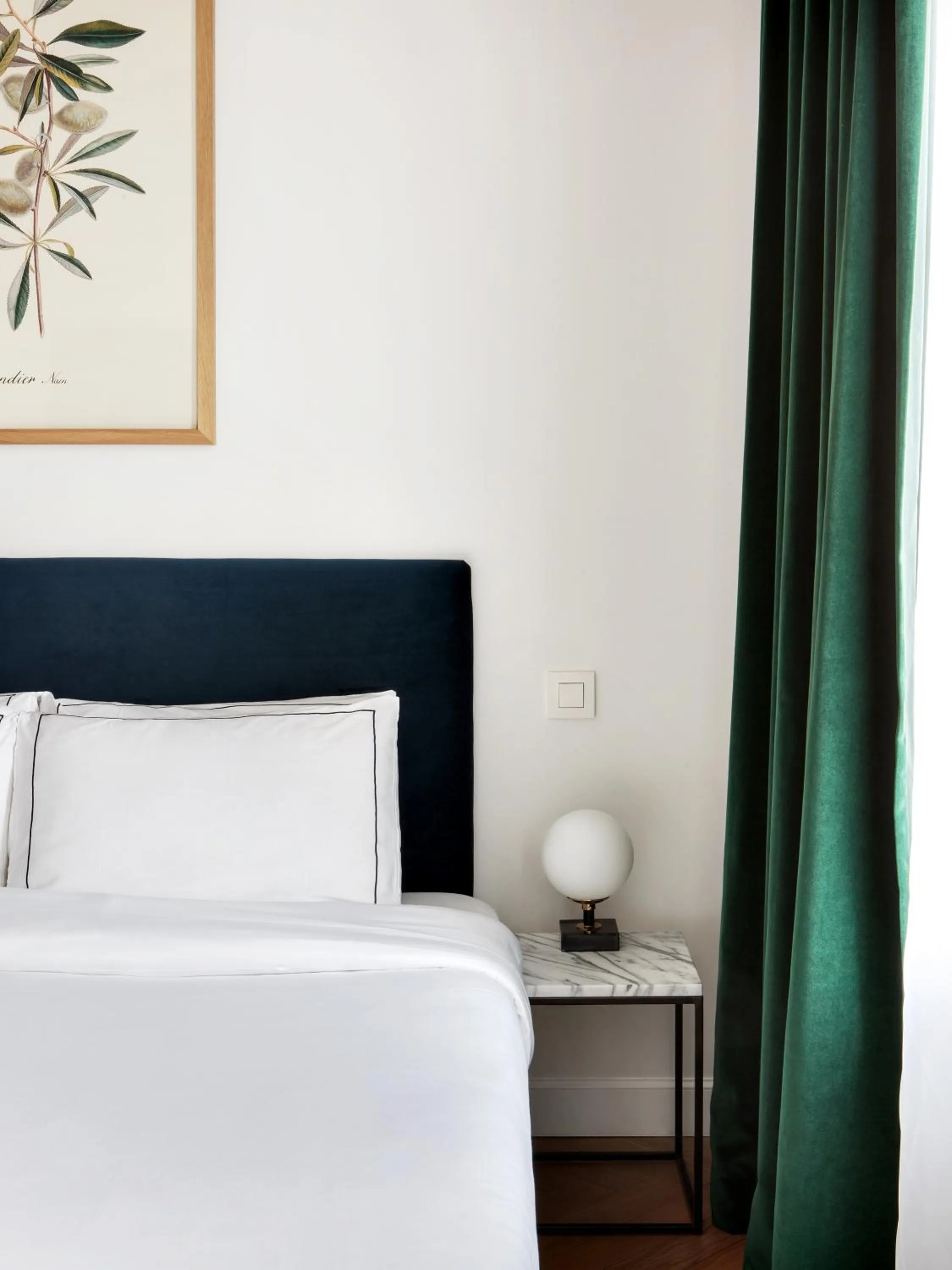 Bed in Hotel Rendez-Vous Batignolles