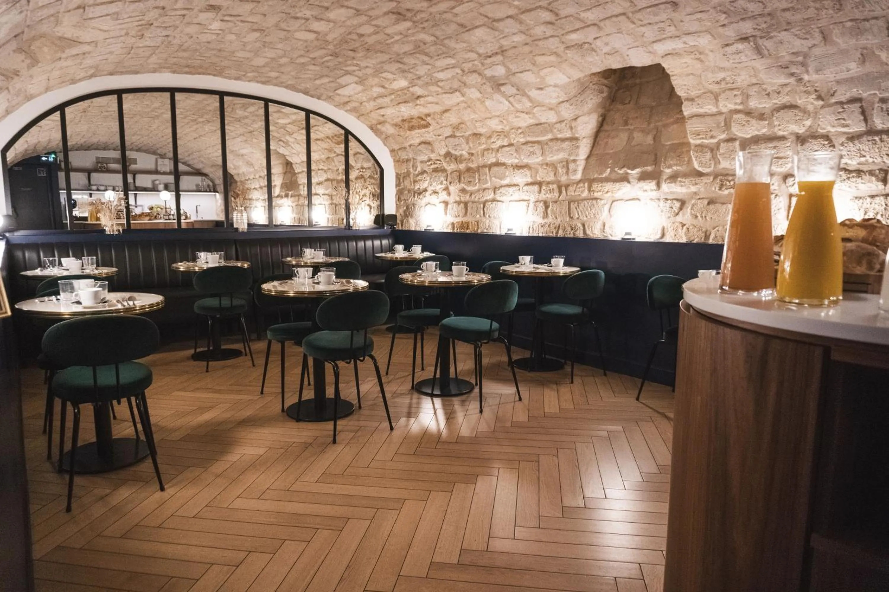 Breakfast in Hotel Rendez-Vous Batignolles