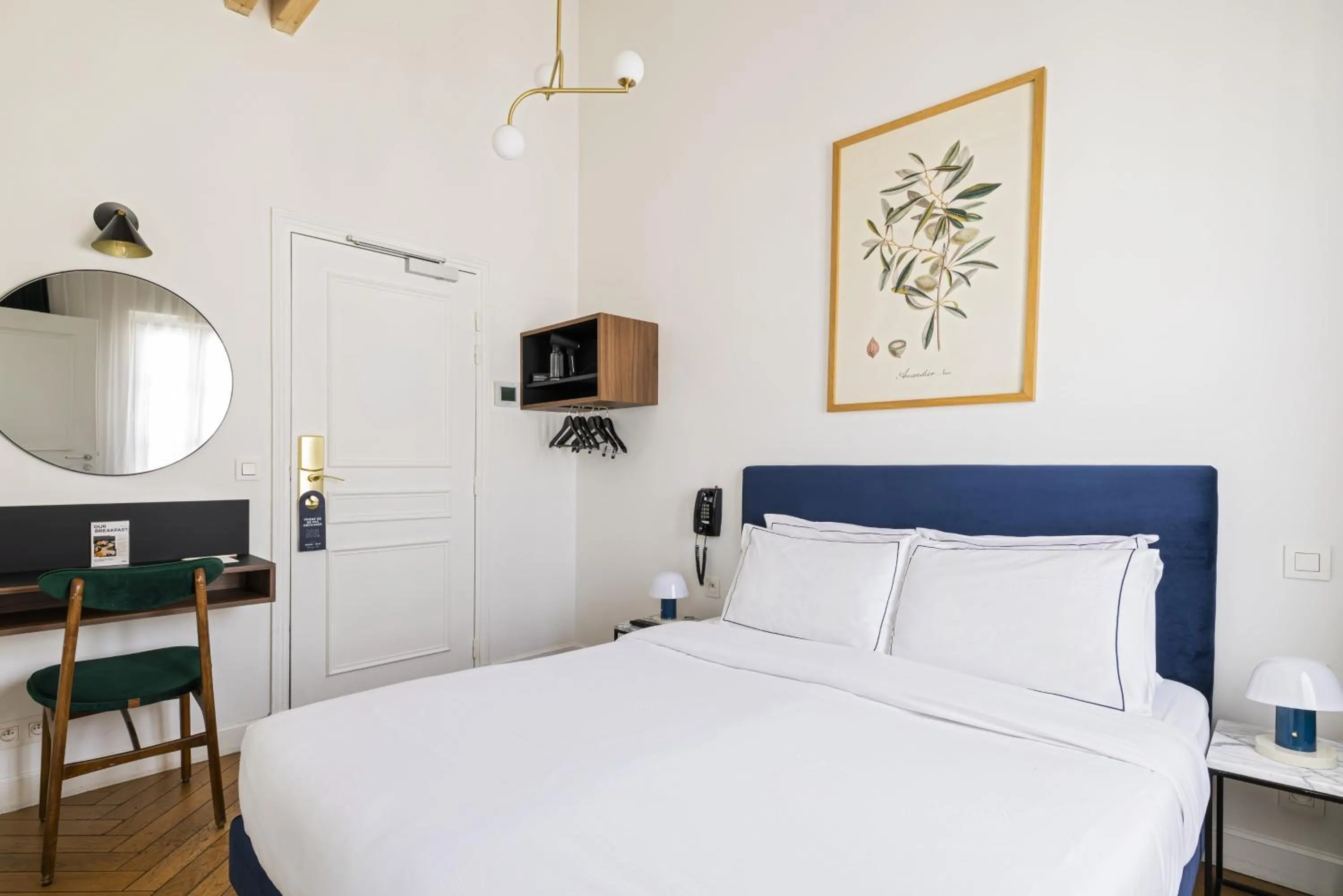 Photo of the whole room, Bed in Hotel Rendez-Vous Batignolles