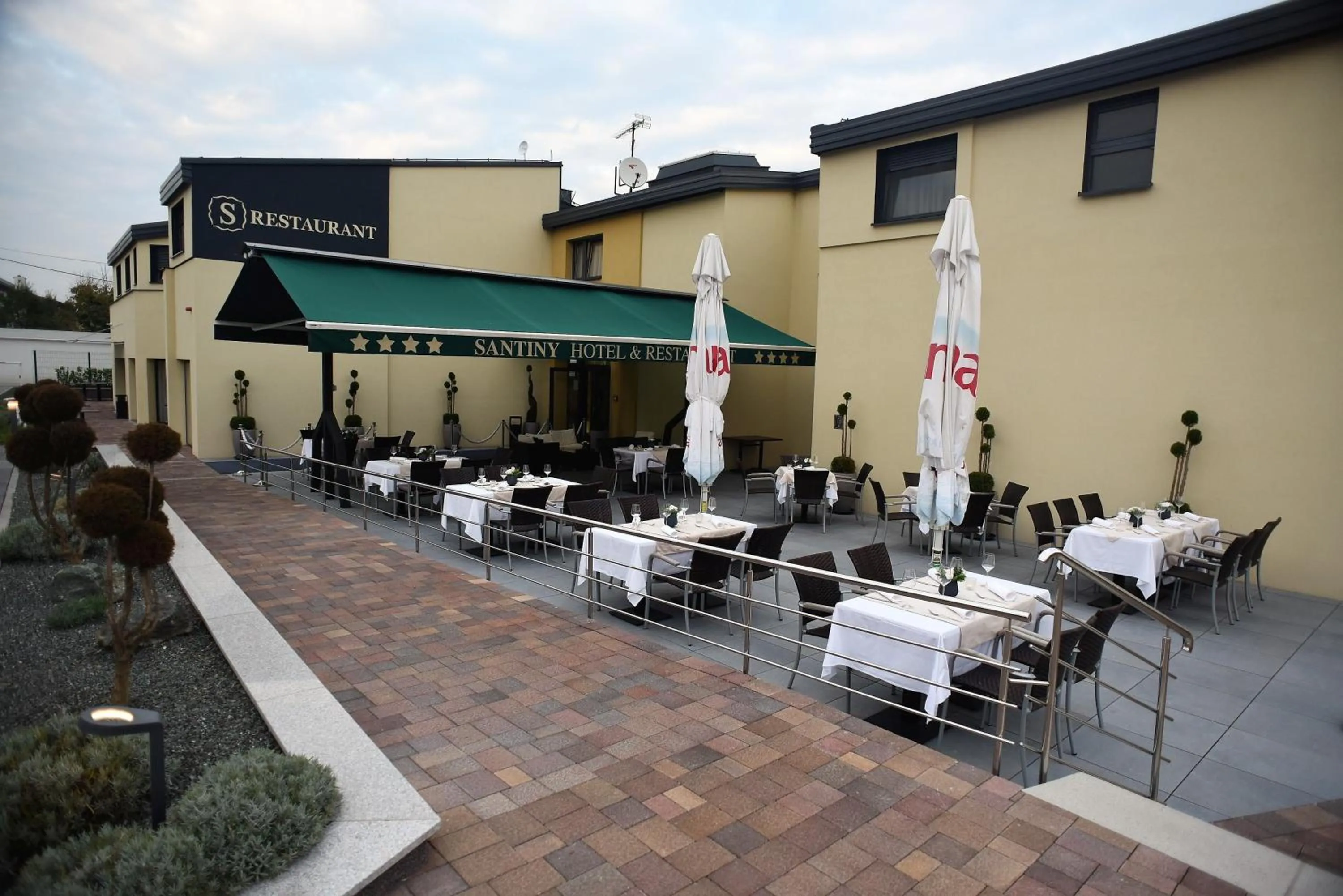 Property building in Hotel Santiny