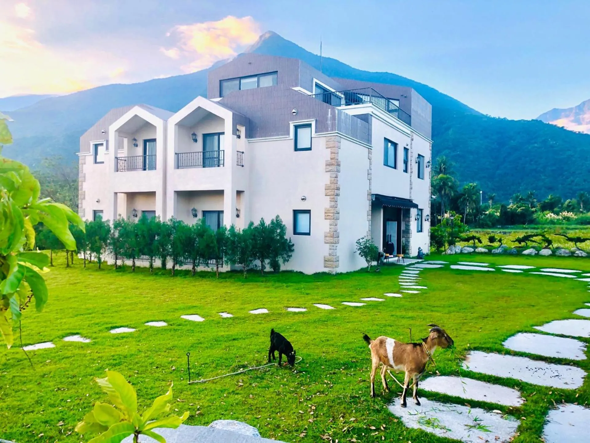 Property building in Taroko Mountain View B&B