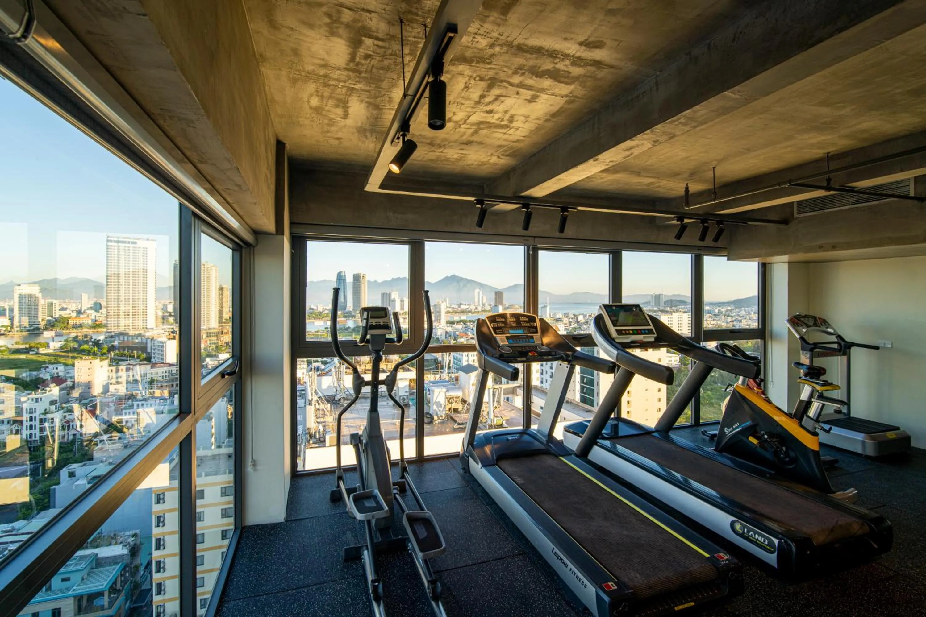 Fitness centre/facilities in Luxtery Hotel
