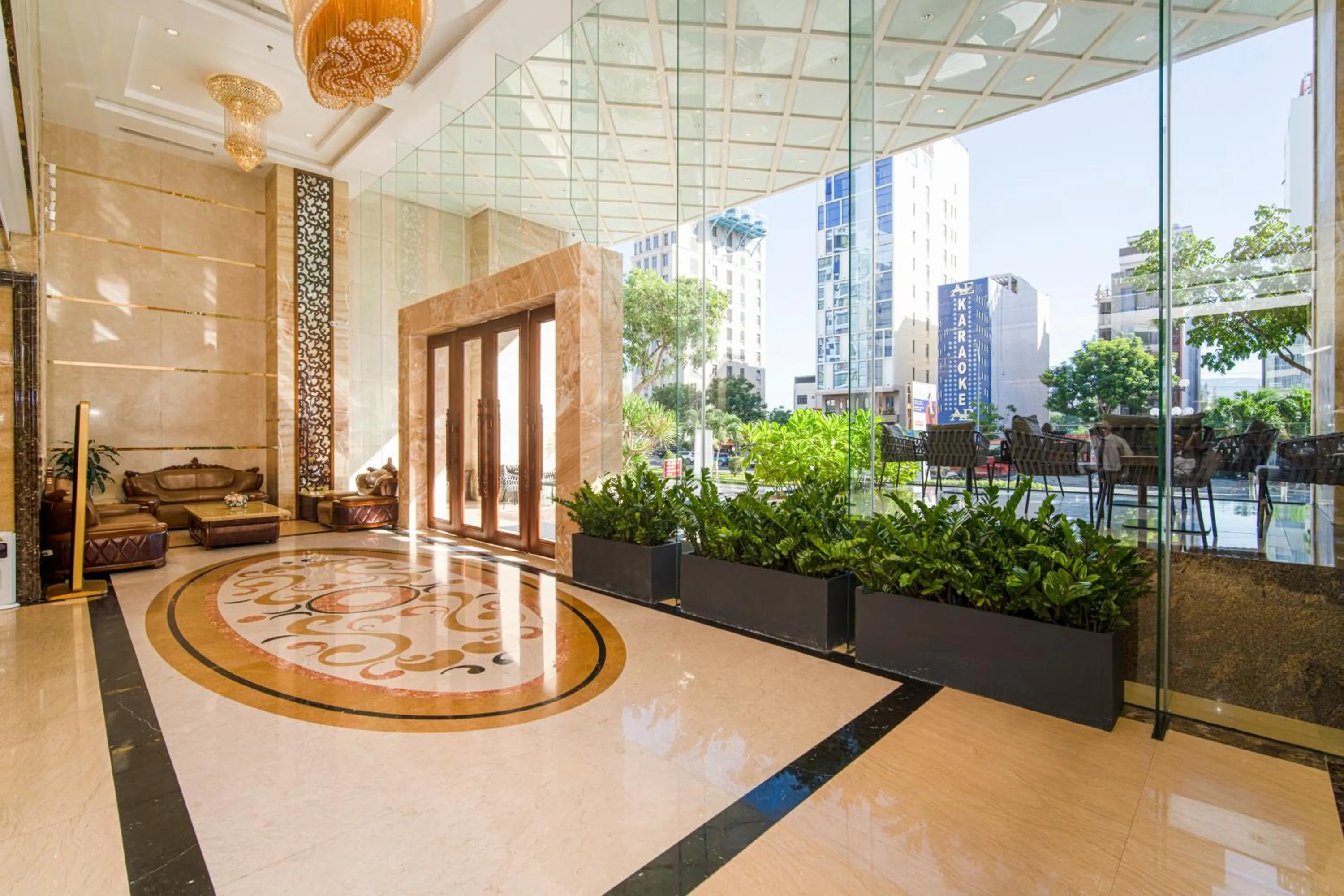 Lobby or reception in Luxtery Hotel