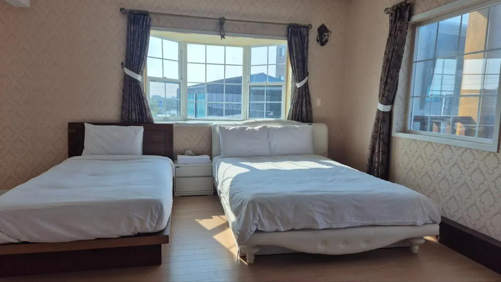 Small Twin Room in Grim Resort Small Twin Room in Grim Resort