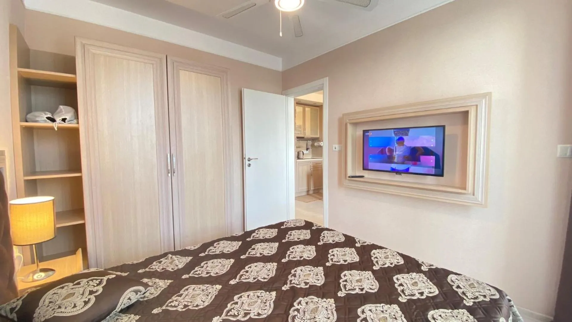 Bedroom, Bed in Bratanov Harmony Suites Dream Island Apartments