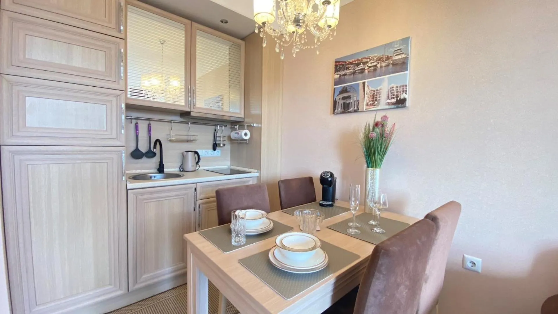 Kitchen or kitchenette in Bratanov Harmony Suites Dream Island Apartments