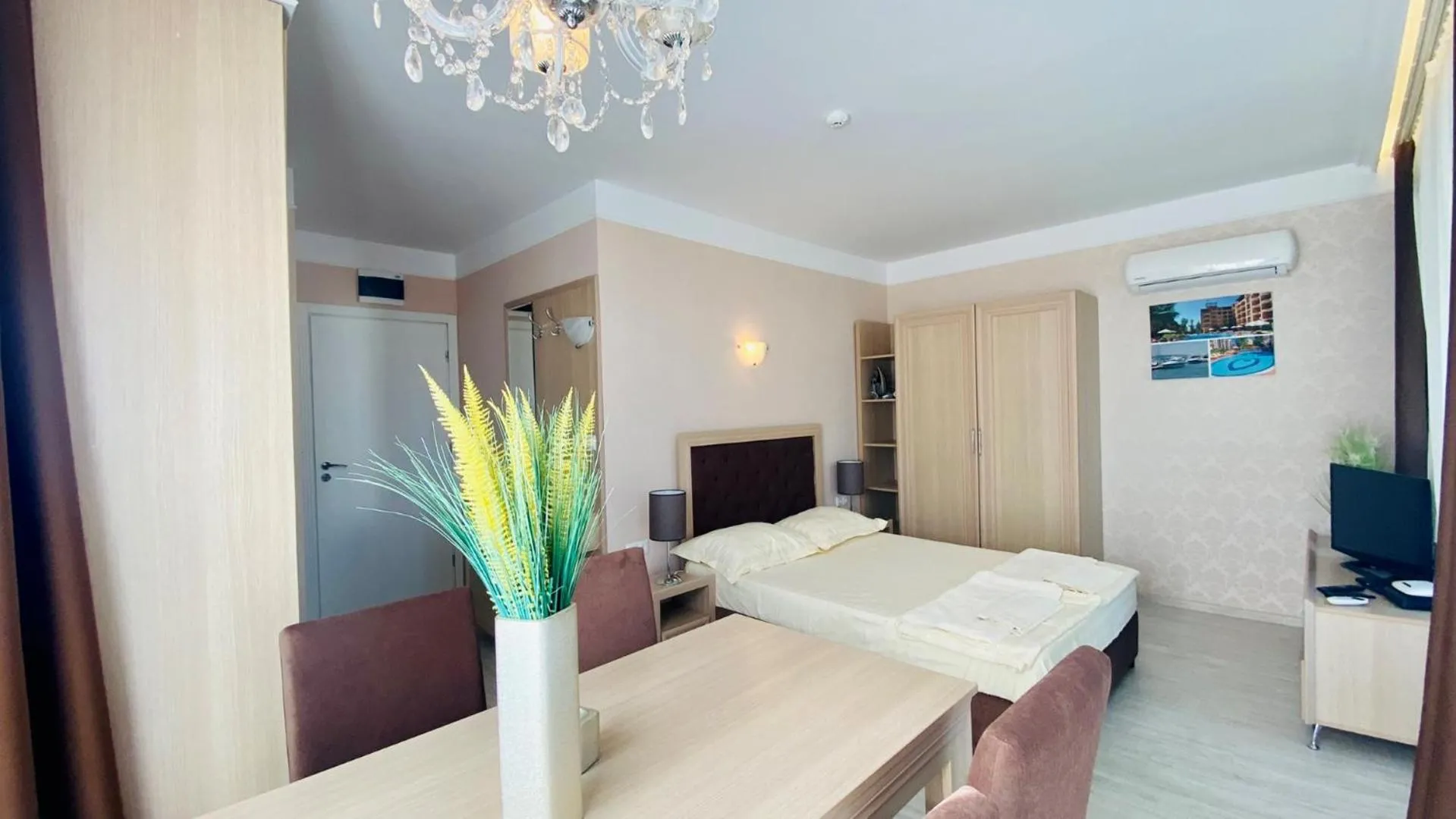 Photo of the whole room, Bed in Bratanov Harmony Suites Dream Island Apartments